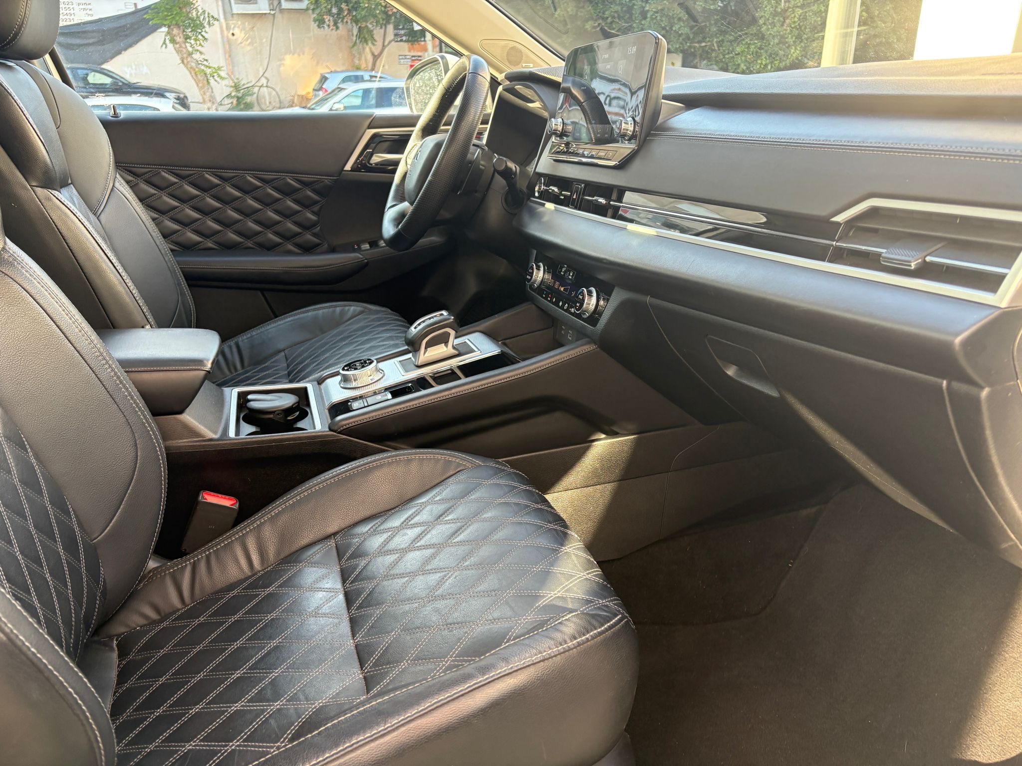 תמונות רכב מיצובישי אאוטלנדר