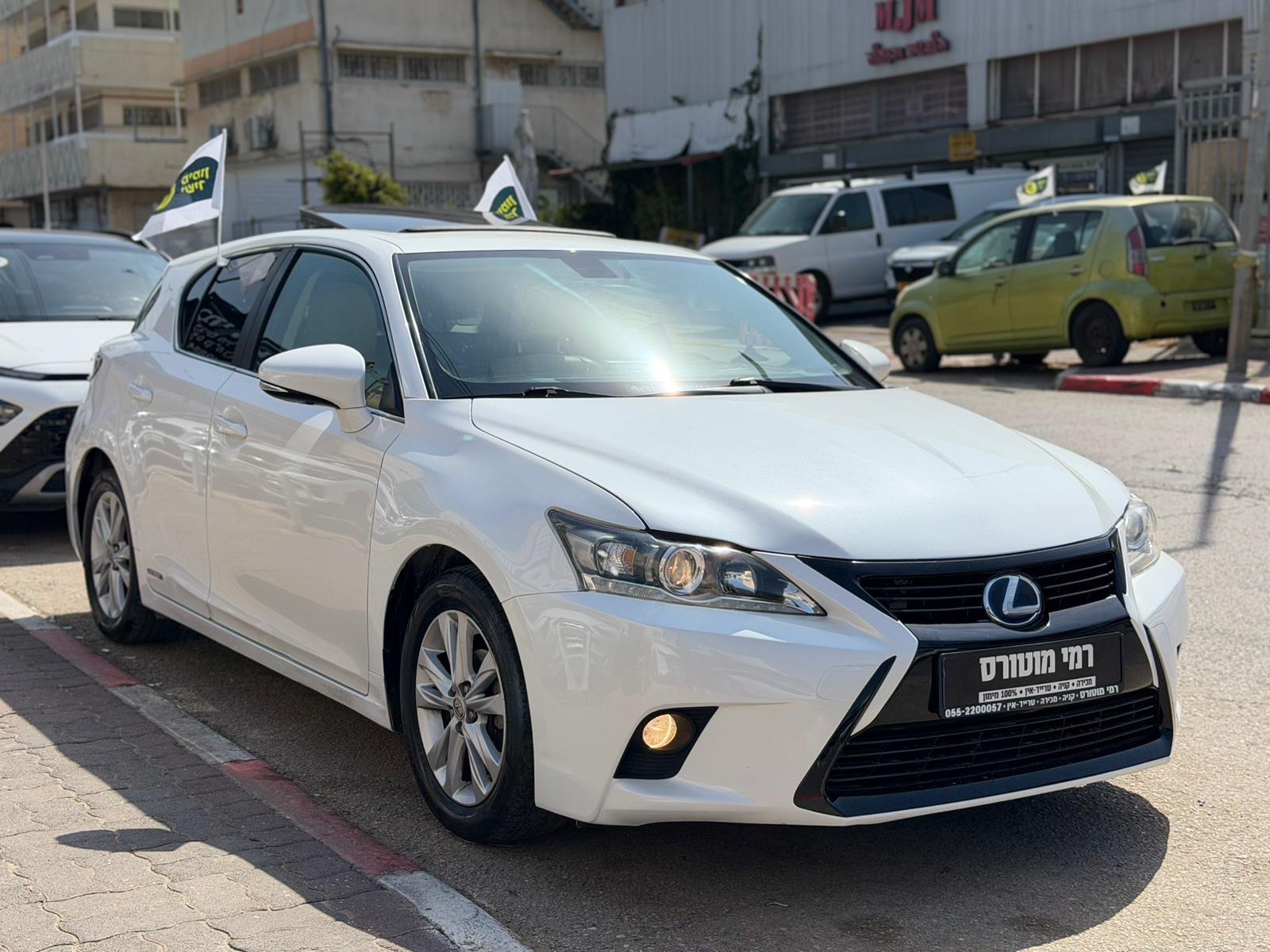 תמונות רכב לקסוס CT