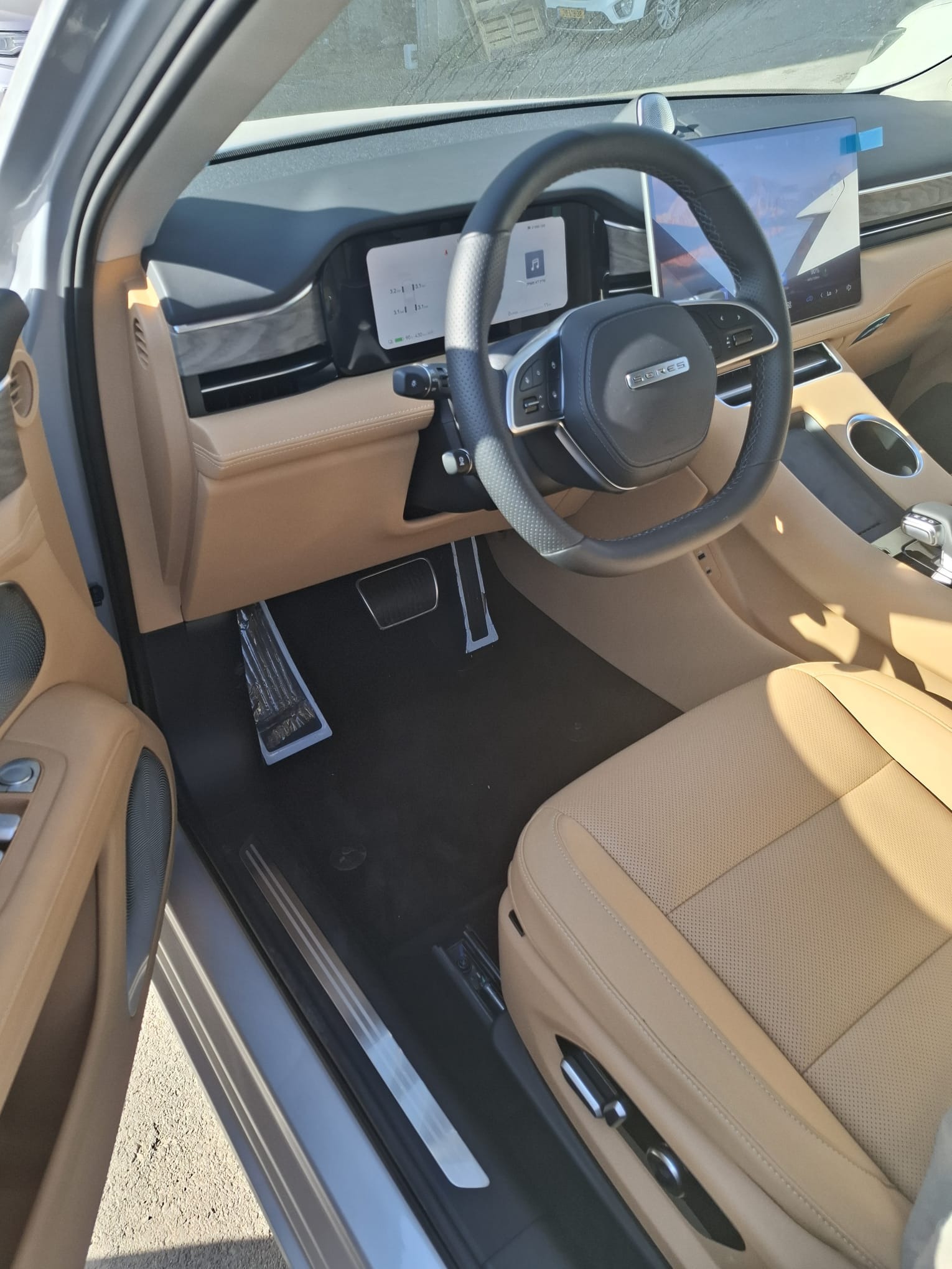 תמונות רכב SERES M5