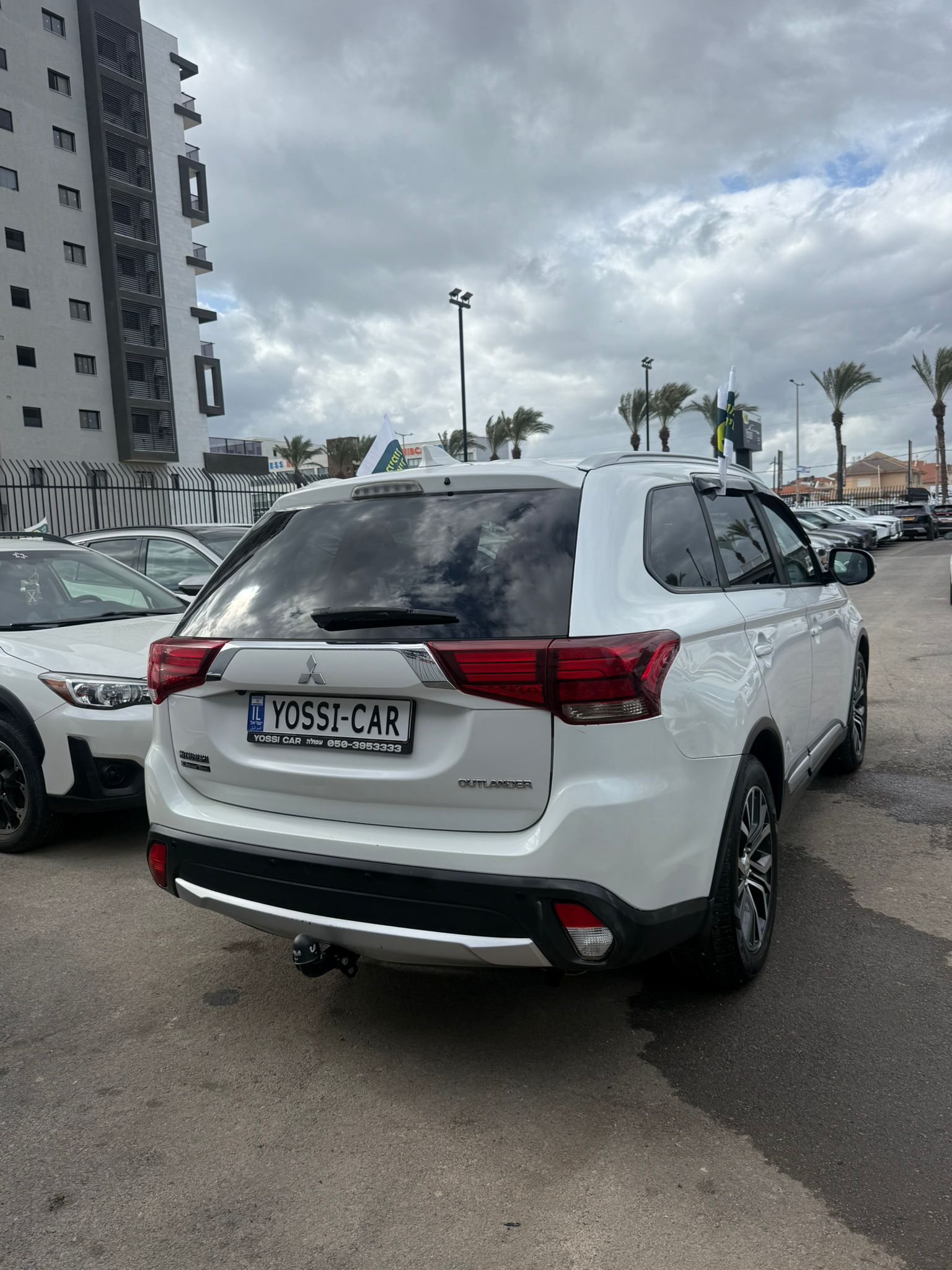 תמונות רכב מיצובישי OUTLANDER