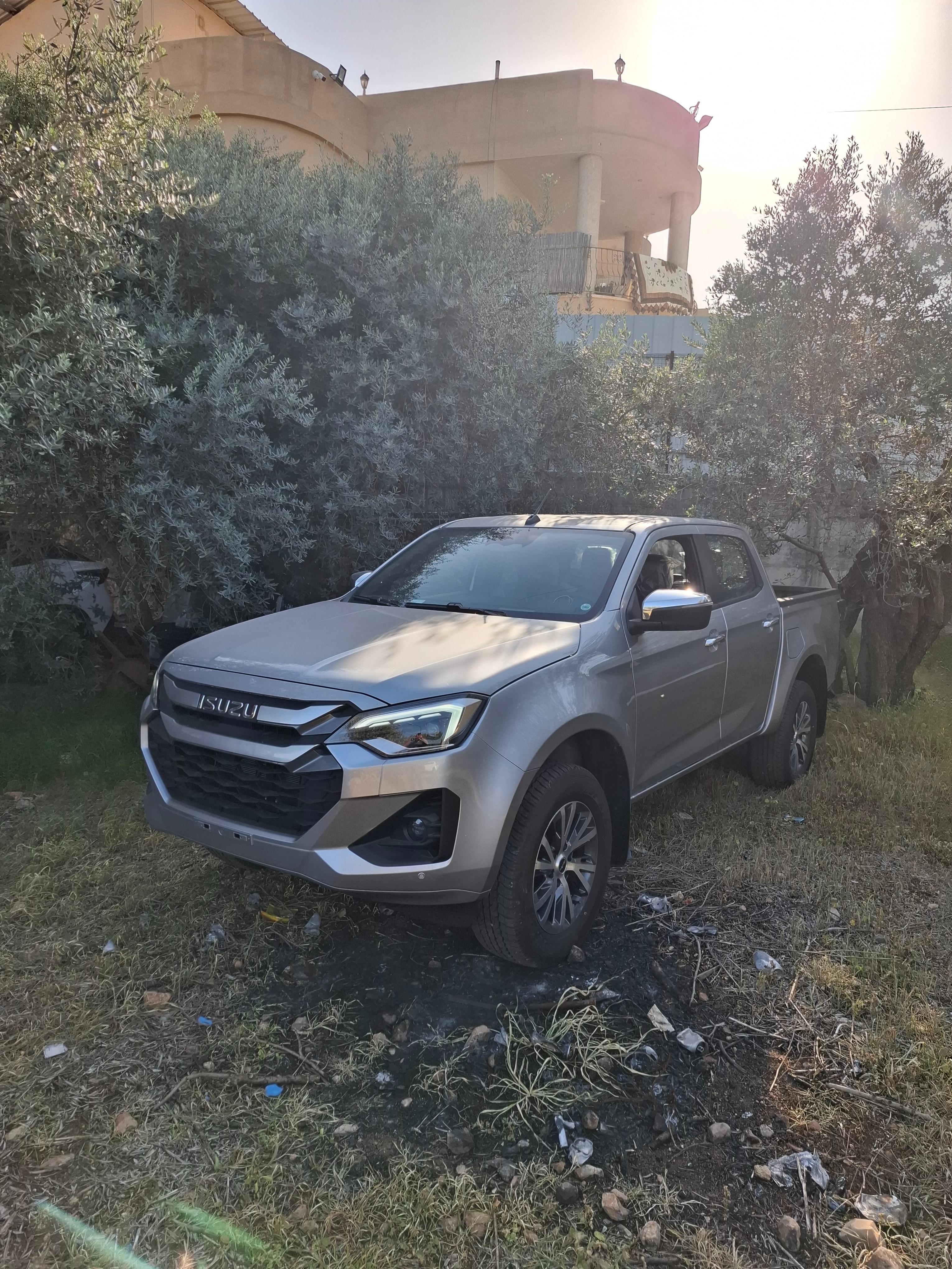 תמונות רכב איסוזו D-Max