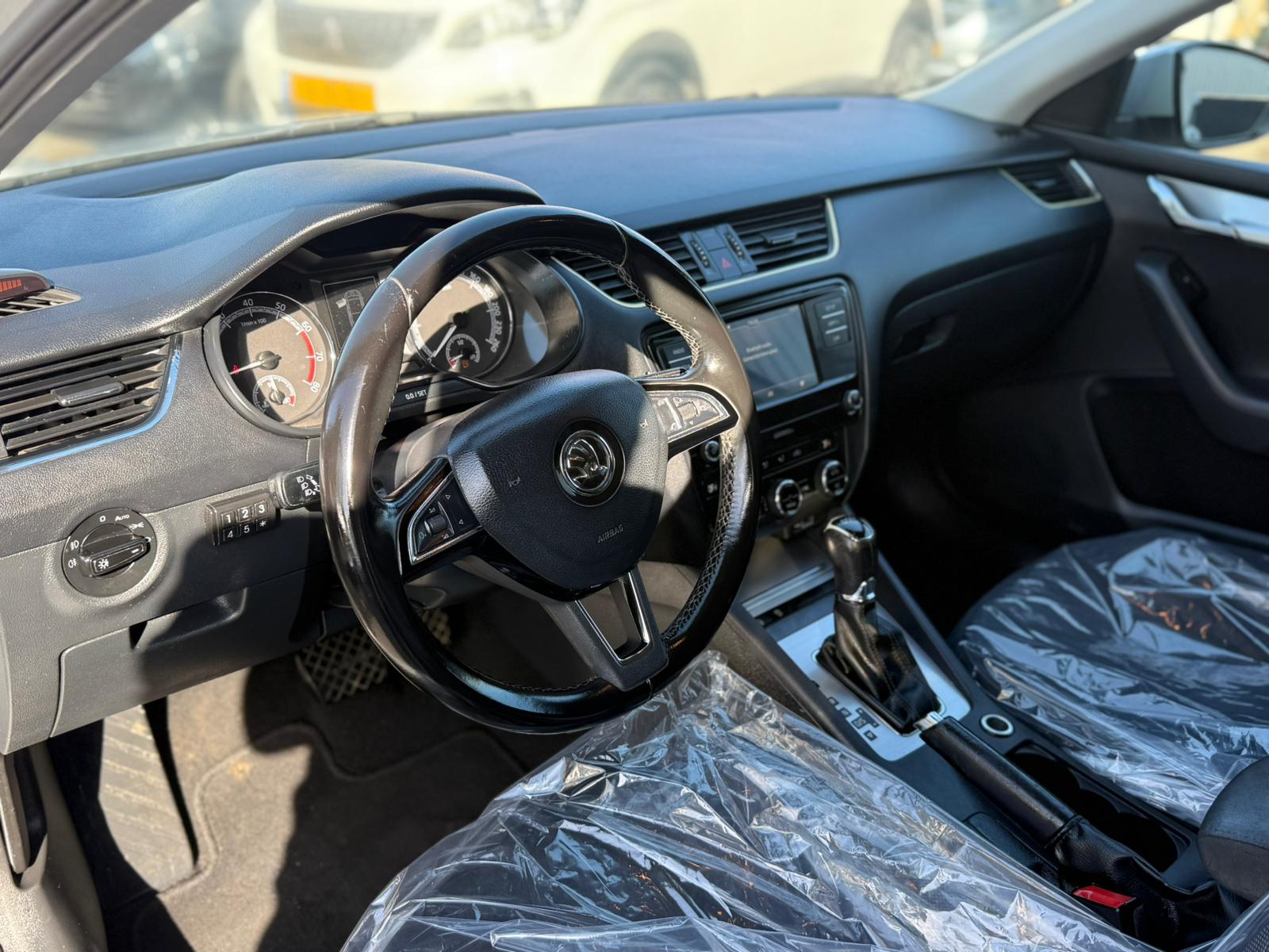 תמונות רכב סקודה OCTAVIA