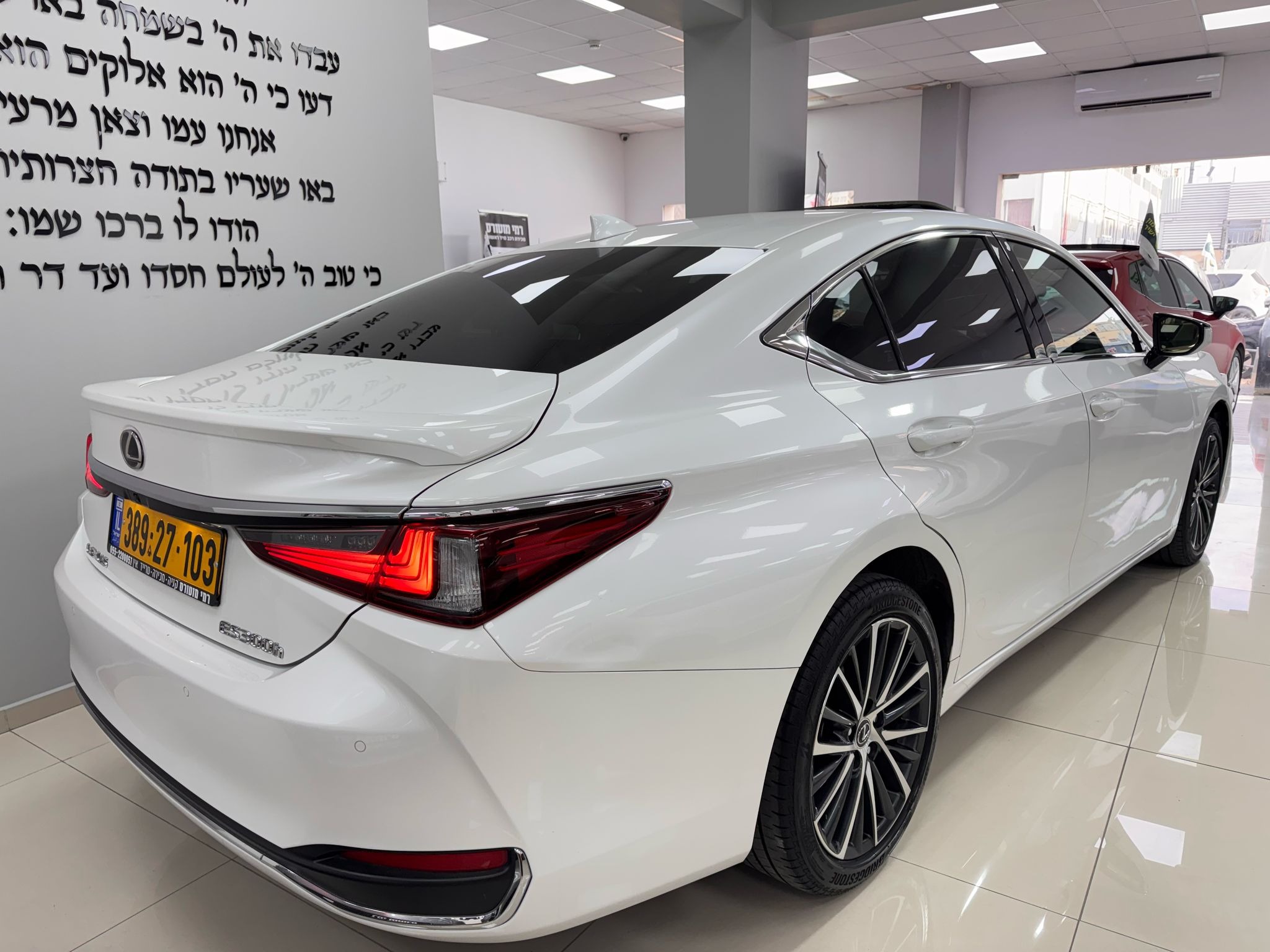 לקסוס, ES