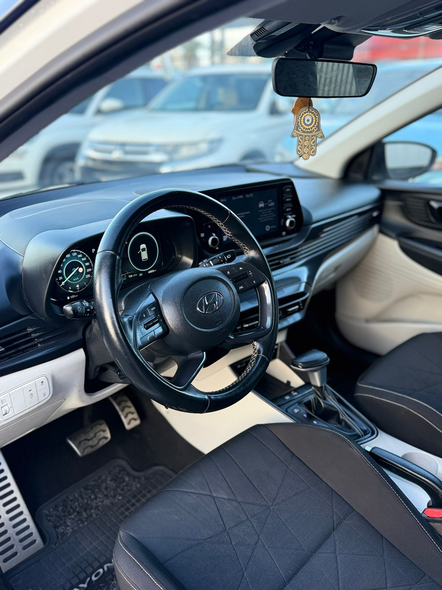 תמונות רכב יונדאי BAYON