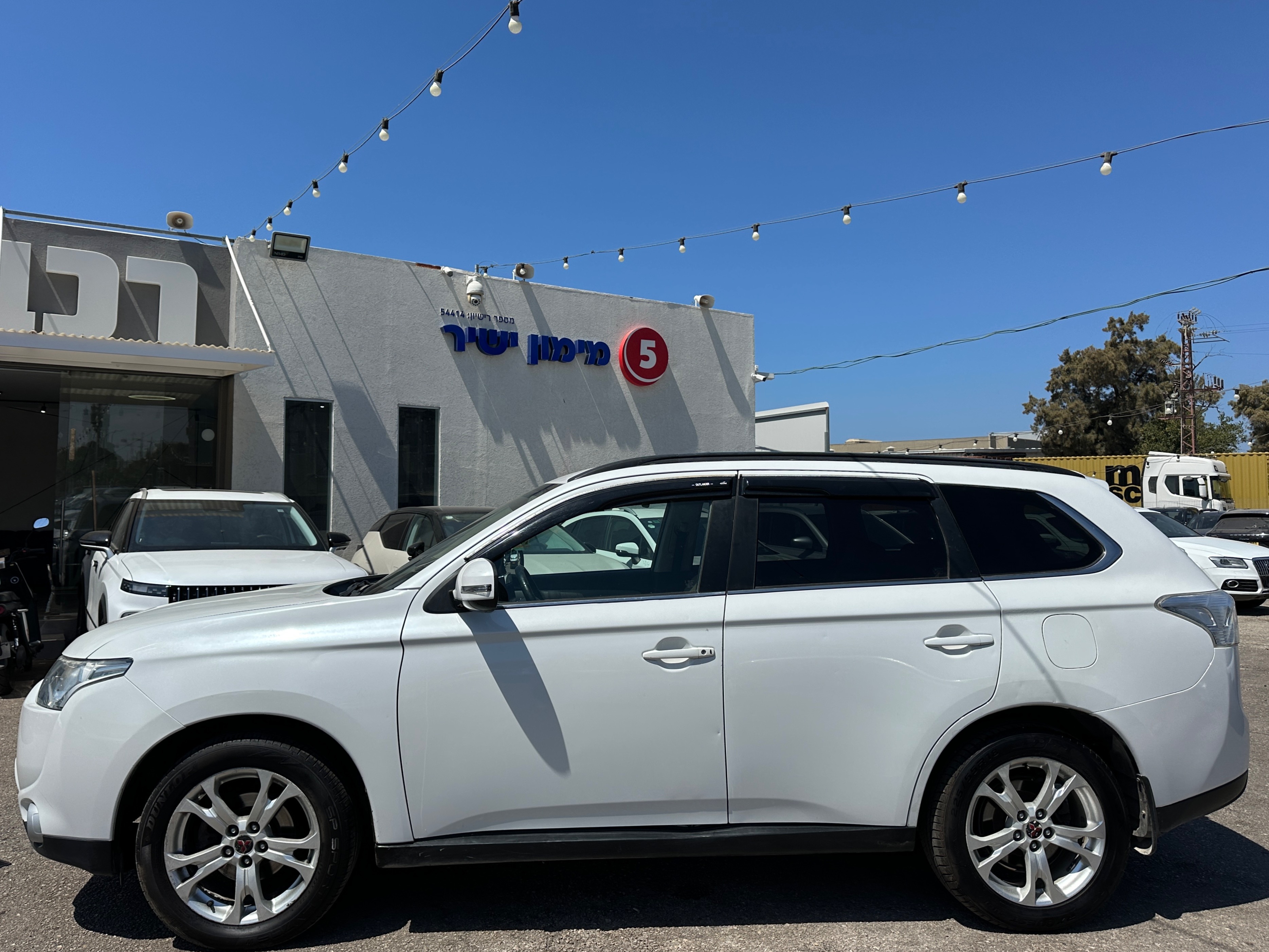 תמונות רכב מיצובישי אאוטלנדר