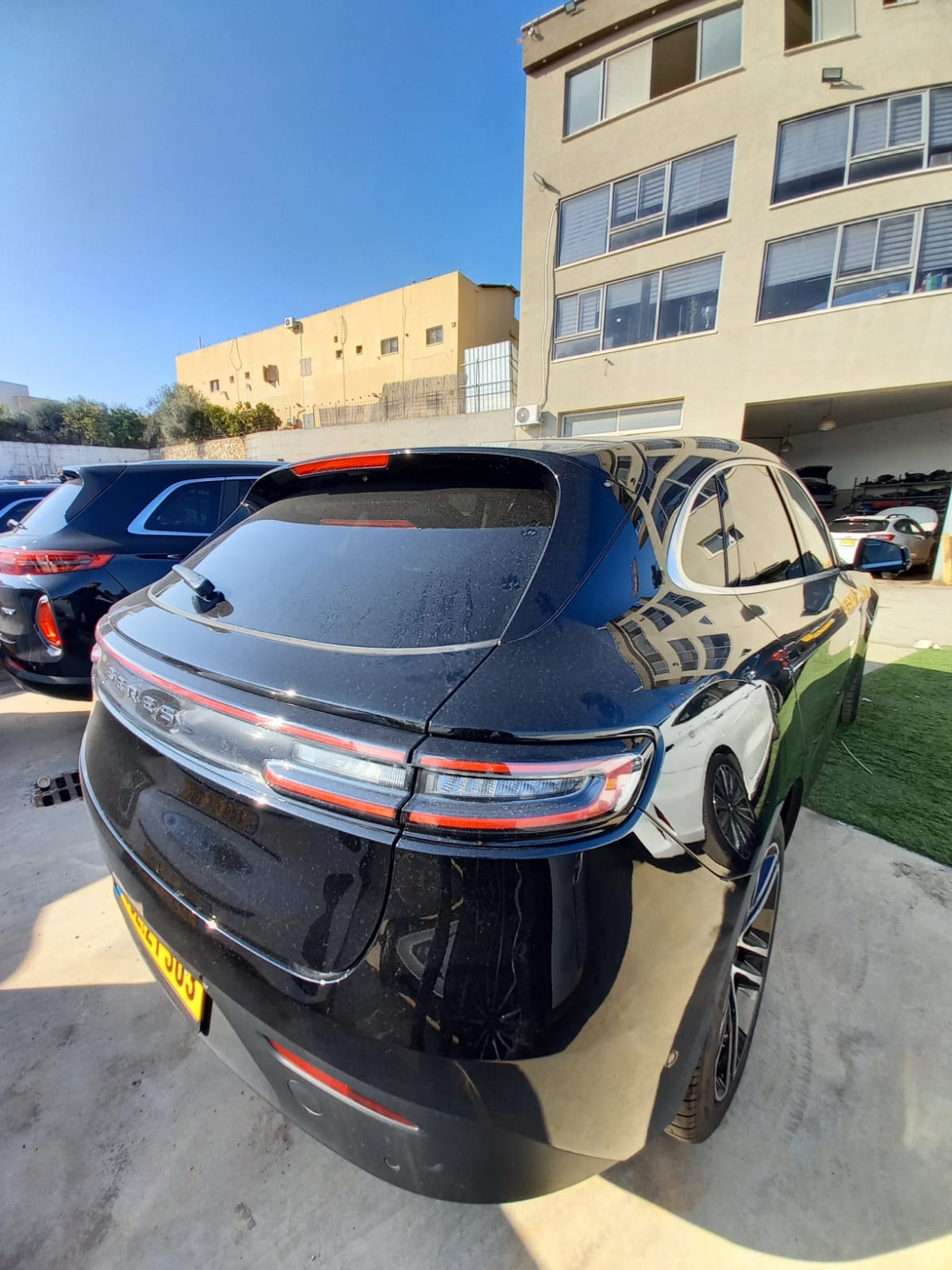 תמונות רכב SERES M5