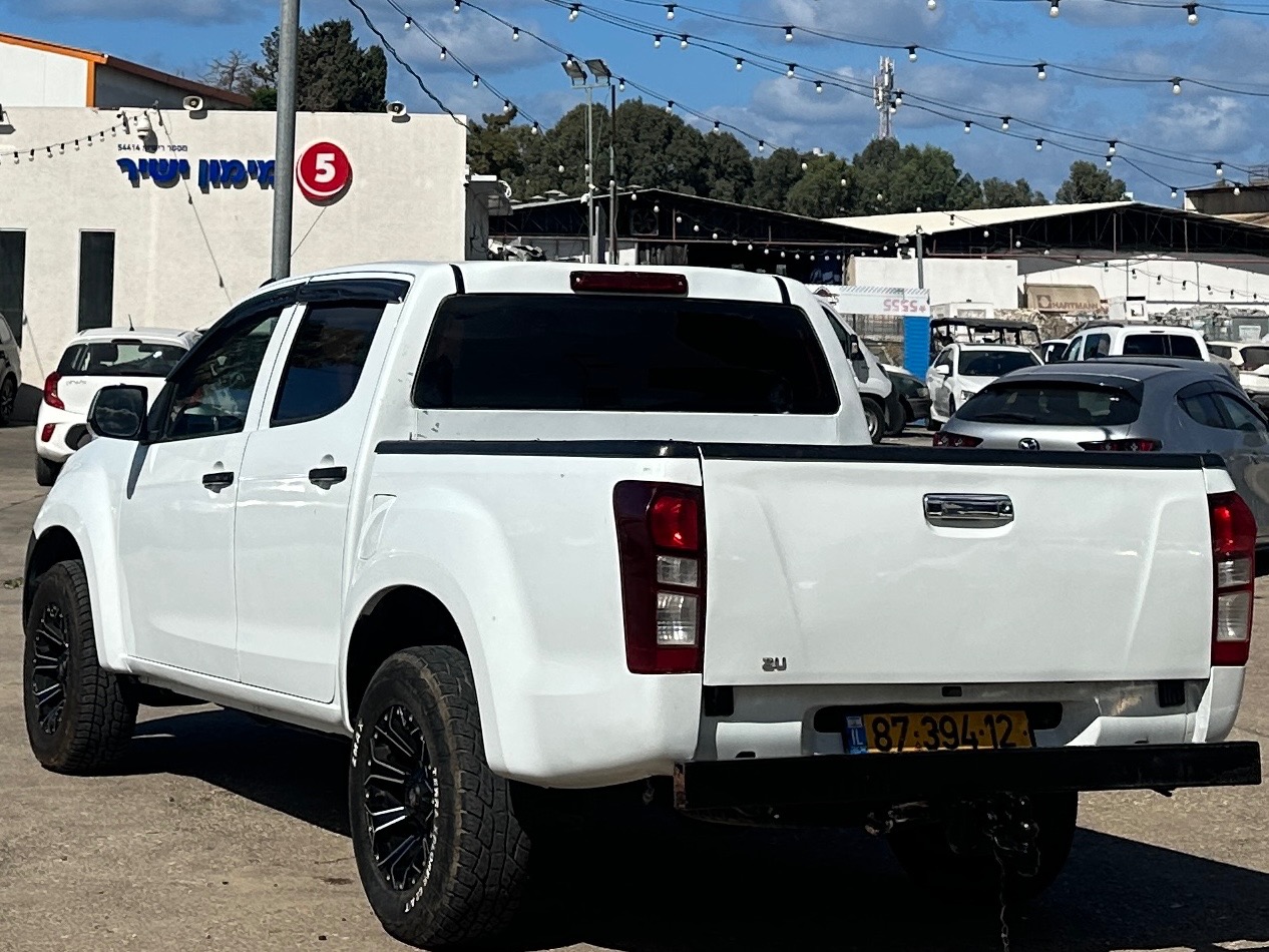תמונות רכב איסוזו D-Max