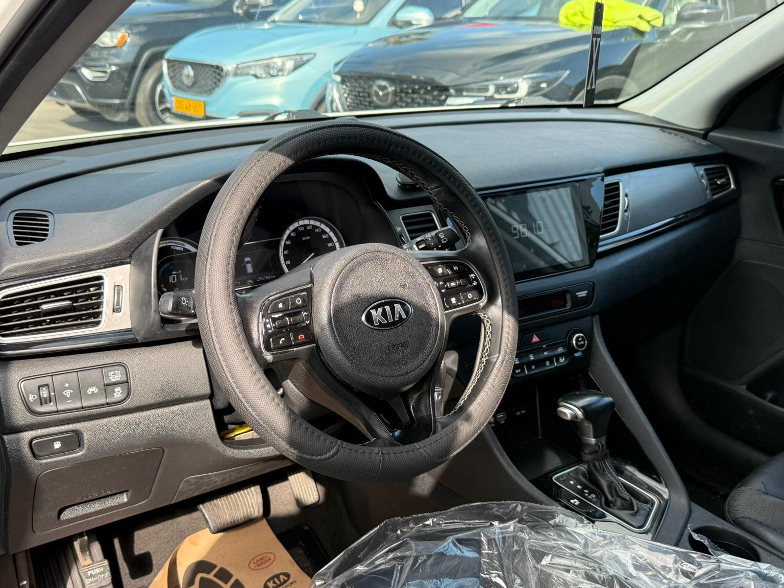 תמונות רכב קיה NIRO