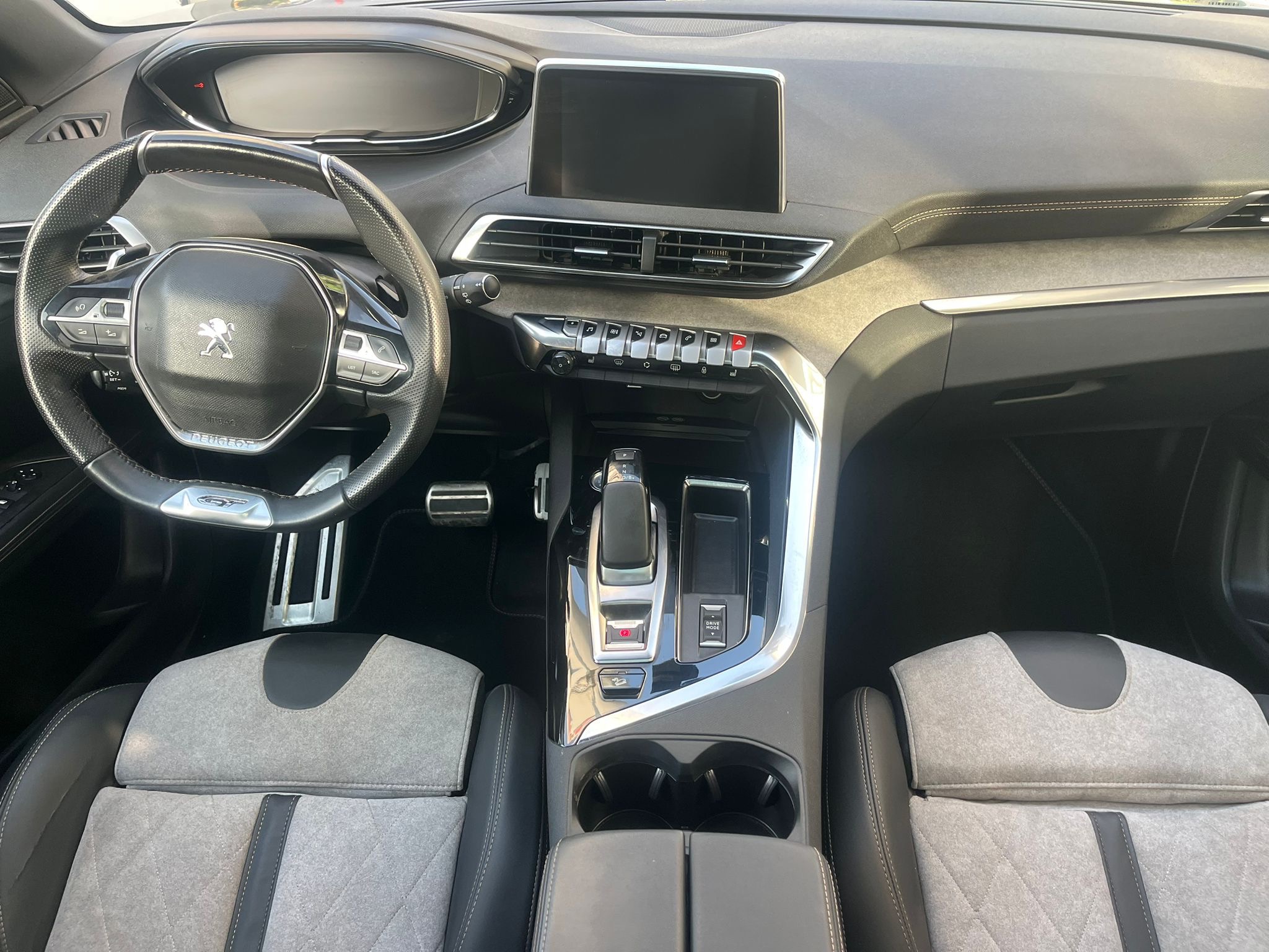 תמונות רכב פיג'ו 3008