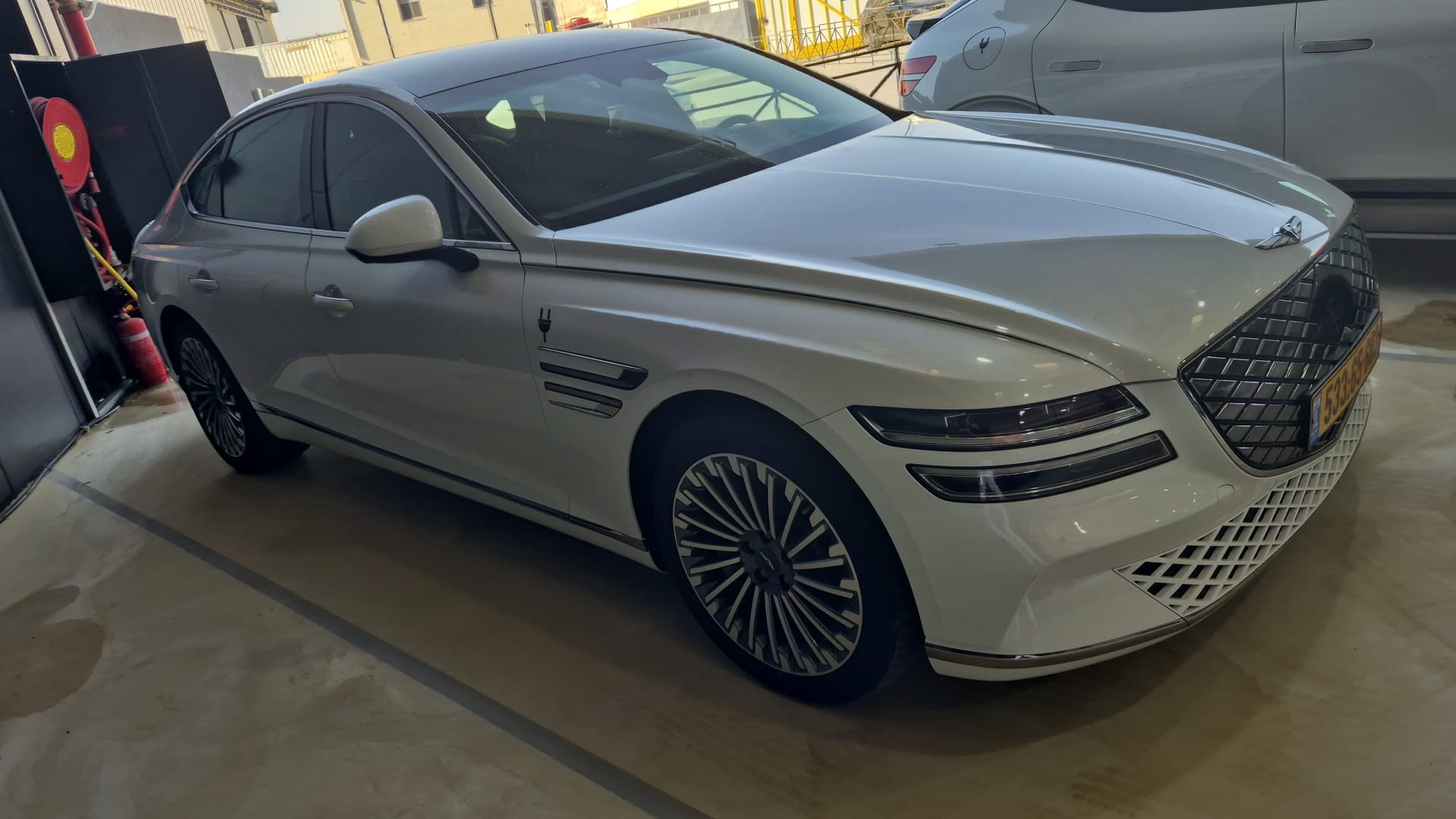 תמונות רכב יונדאי GENESIS  G80 EV