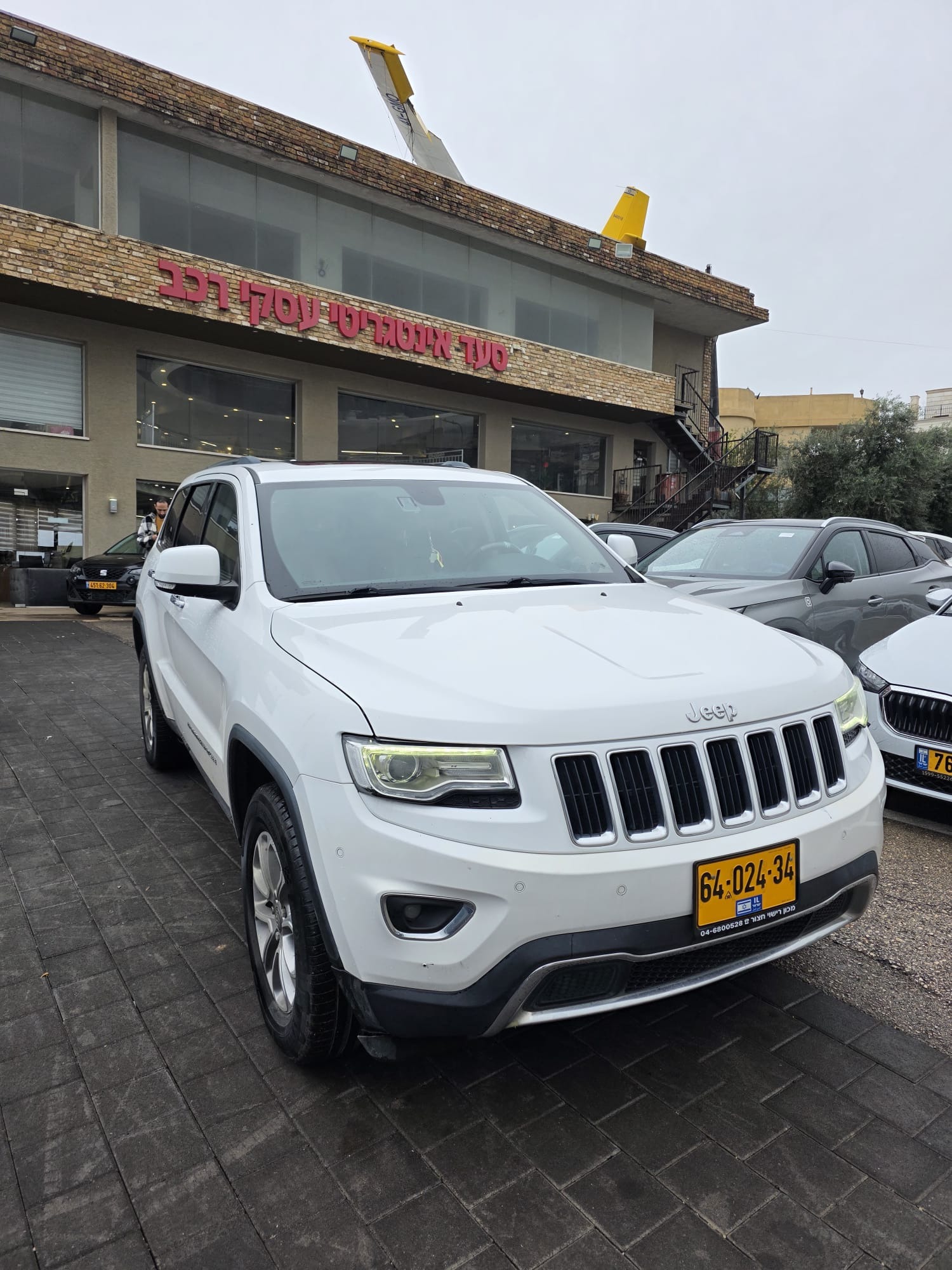 תמונות רכב ג'יפ גראנד צ'ירוקי