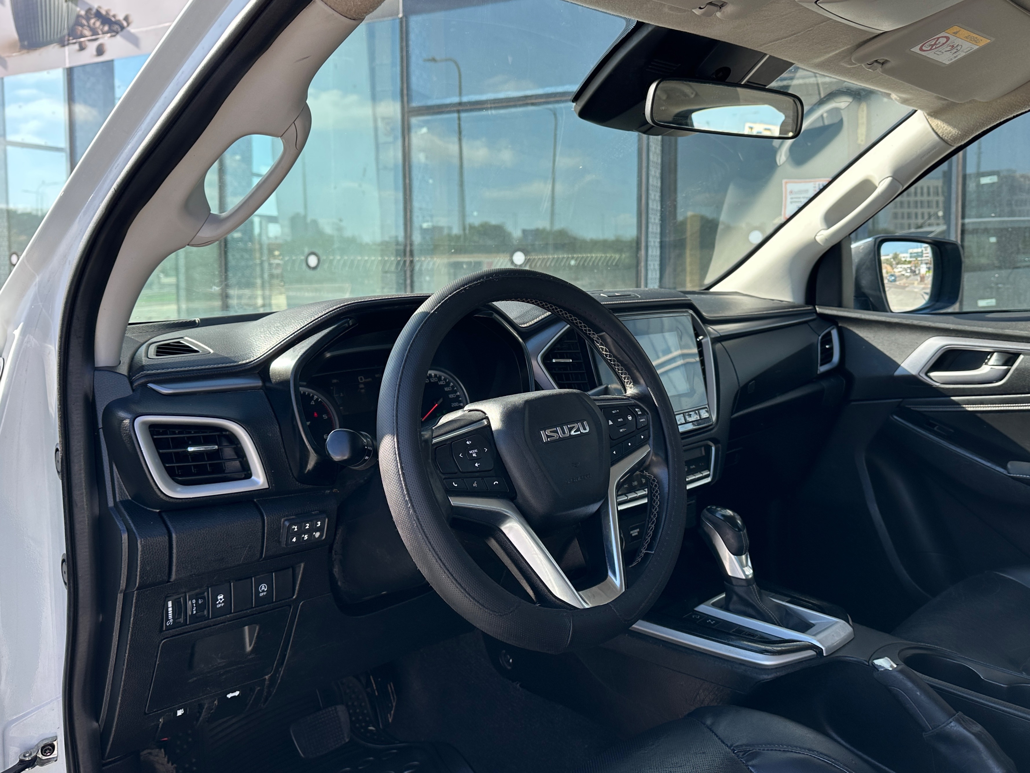 תמונות רכב איסוזו D-Max