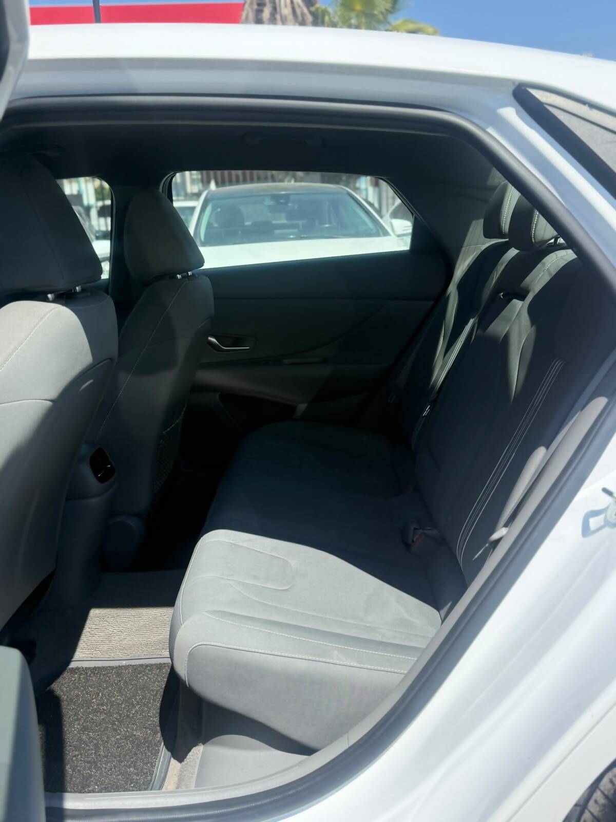 תמונות רכב יונדאי ELANTRA HEV