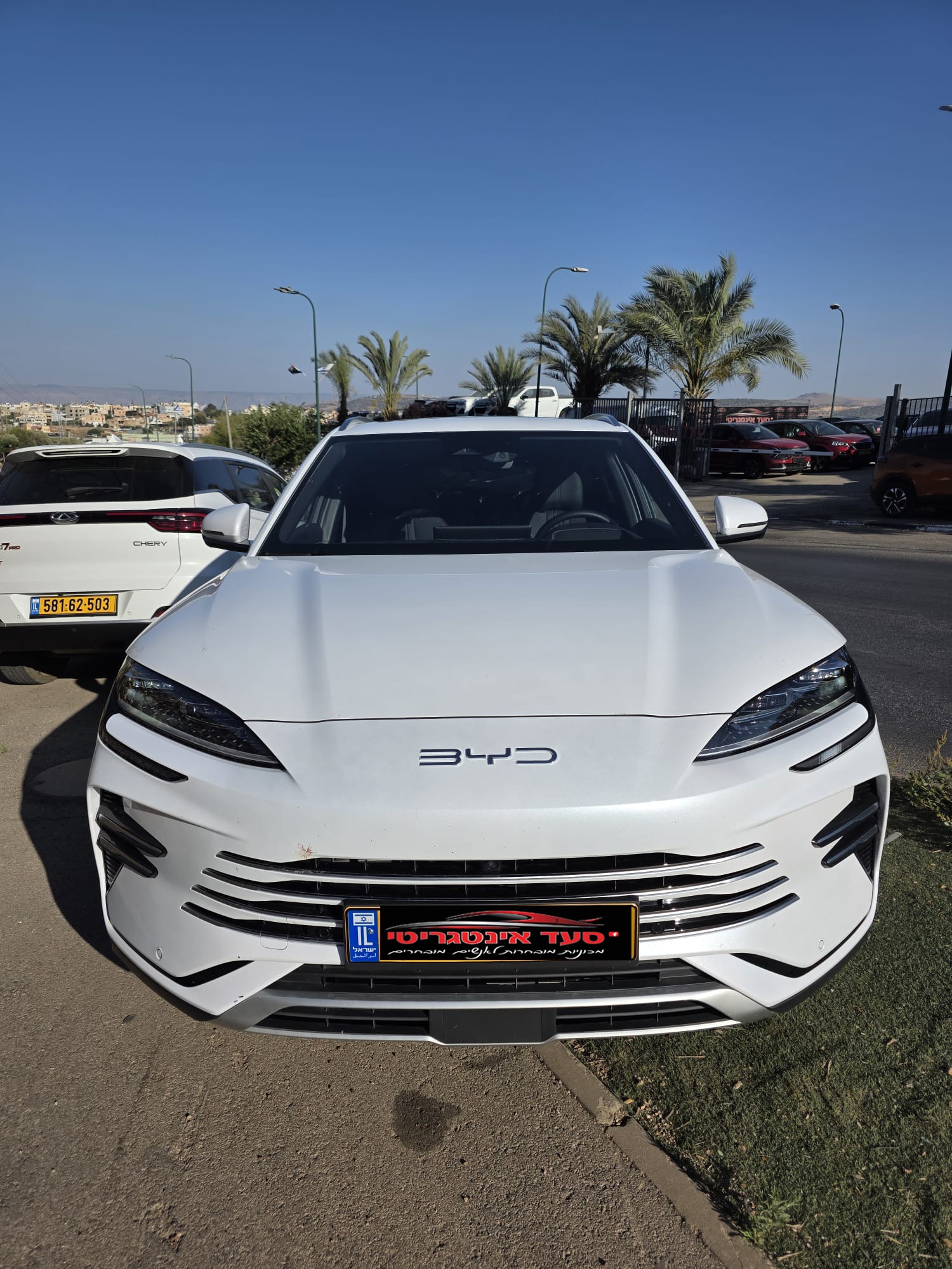 תמונות רכב בי ווי די SEAL U