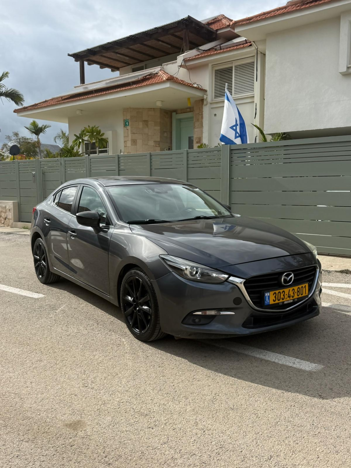 תמונות רכב מזדה MAZDA 3