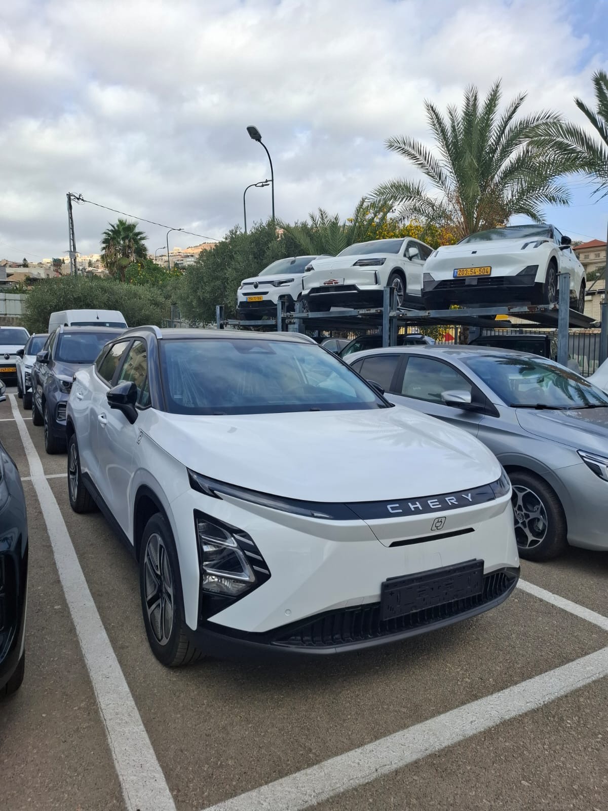 תמונות רכב צ'רי FX EV
