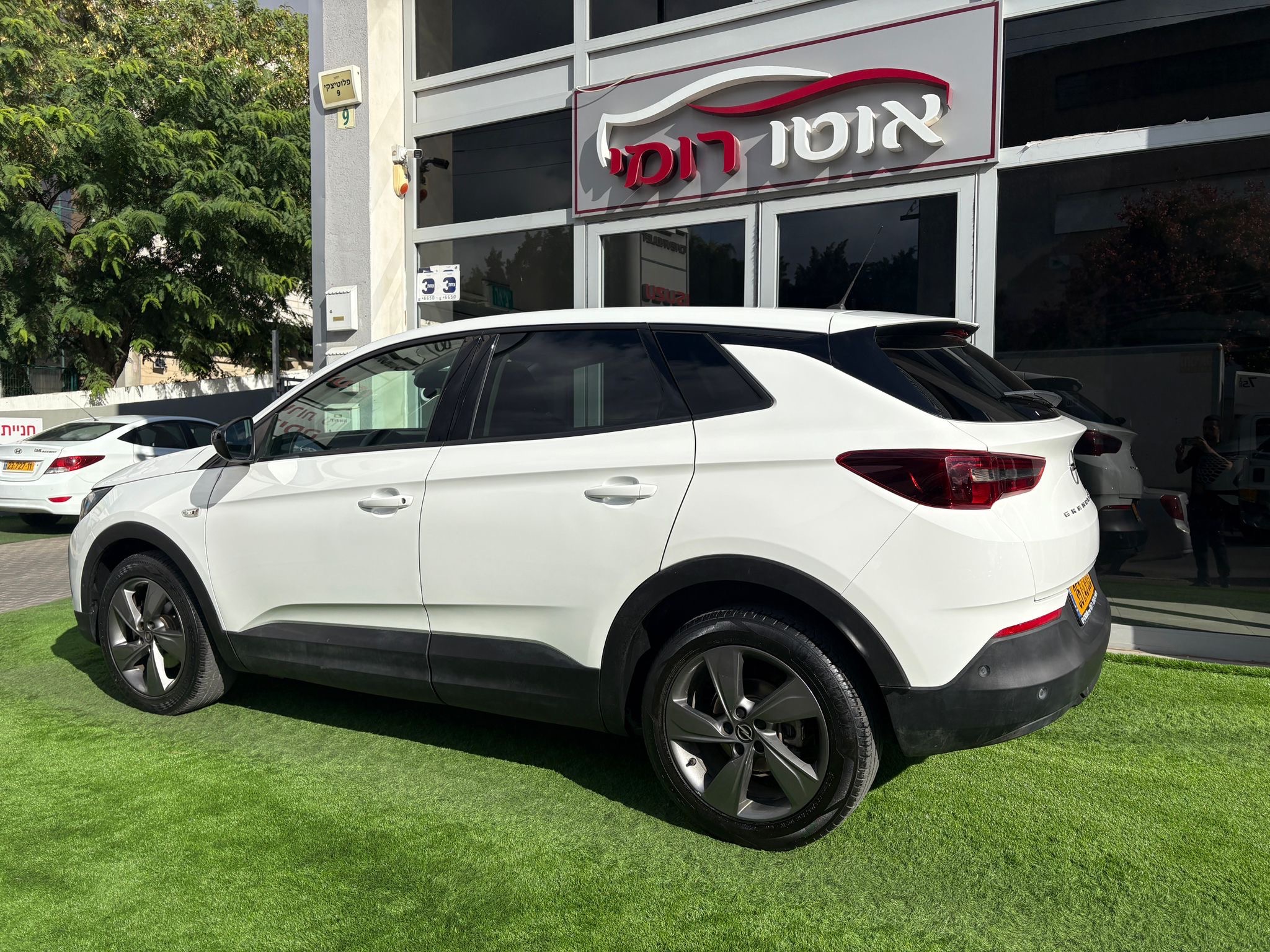 תמונות רכב אופל גרנדלנד-X