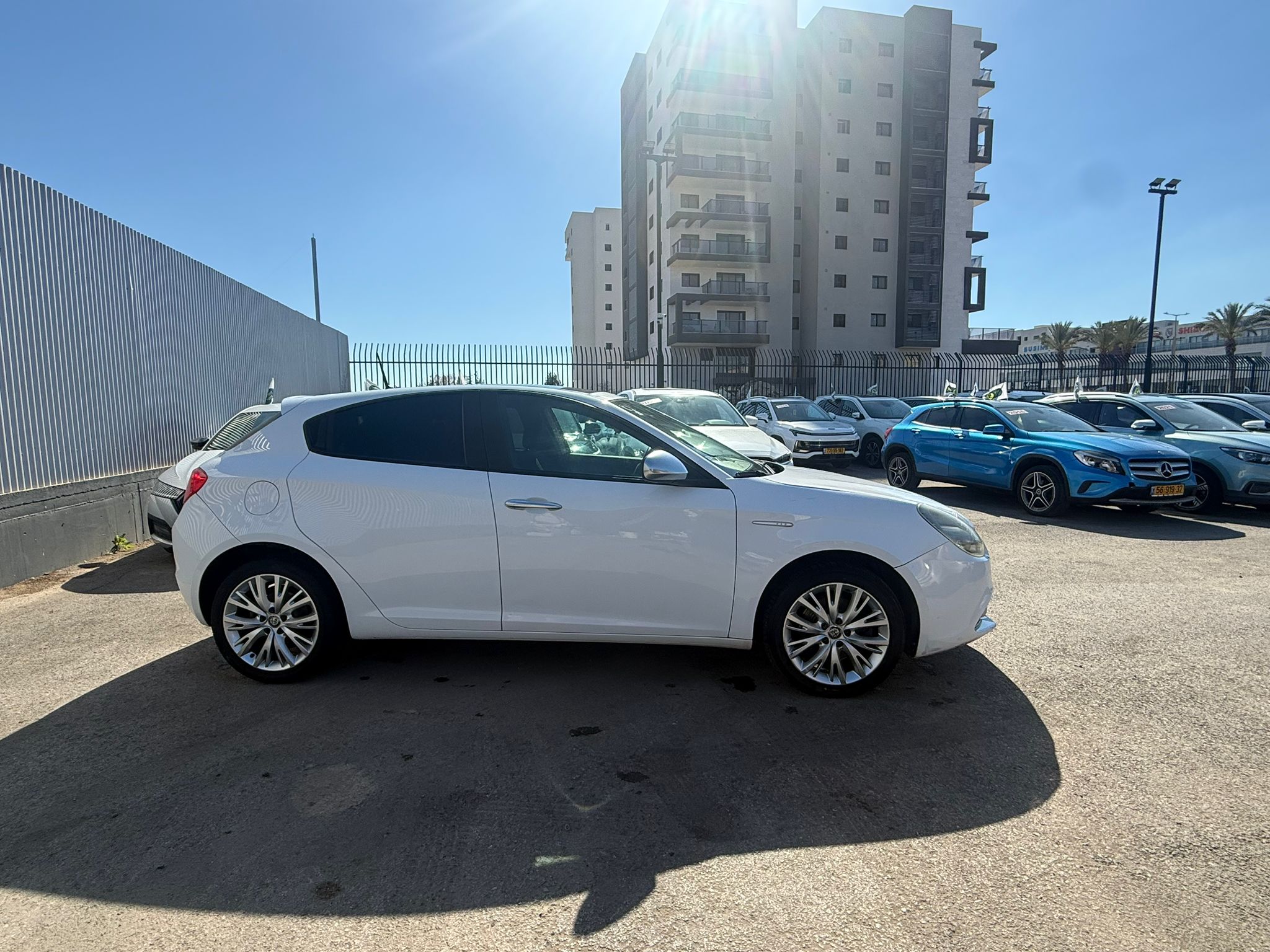 תמונות רכב אלפא רומיאו ALFA GIULIETTA