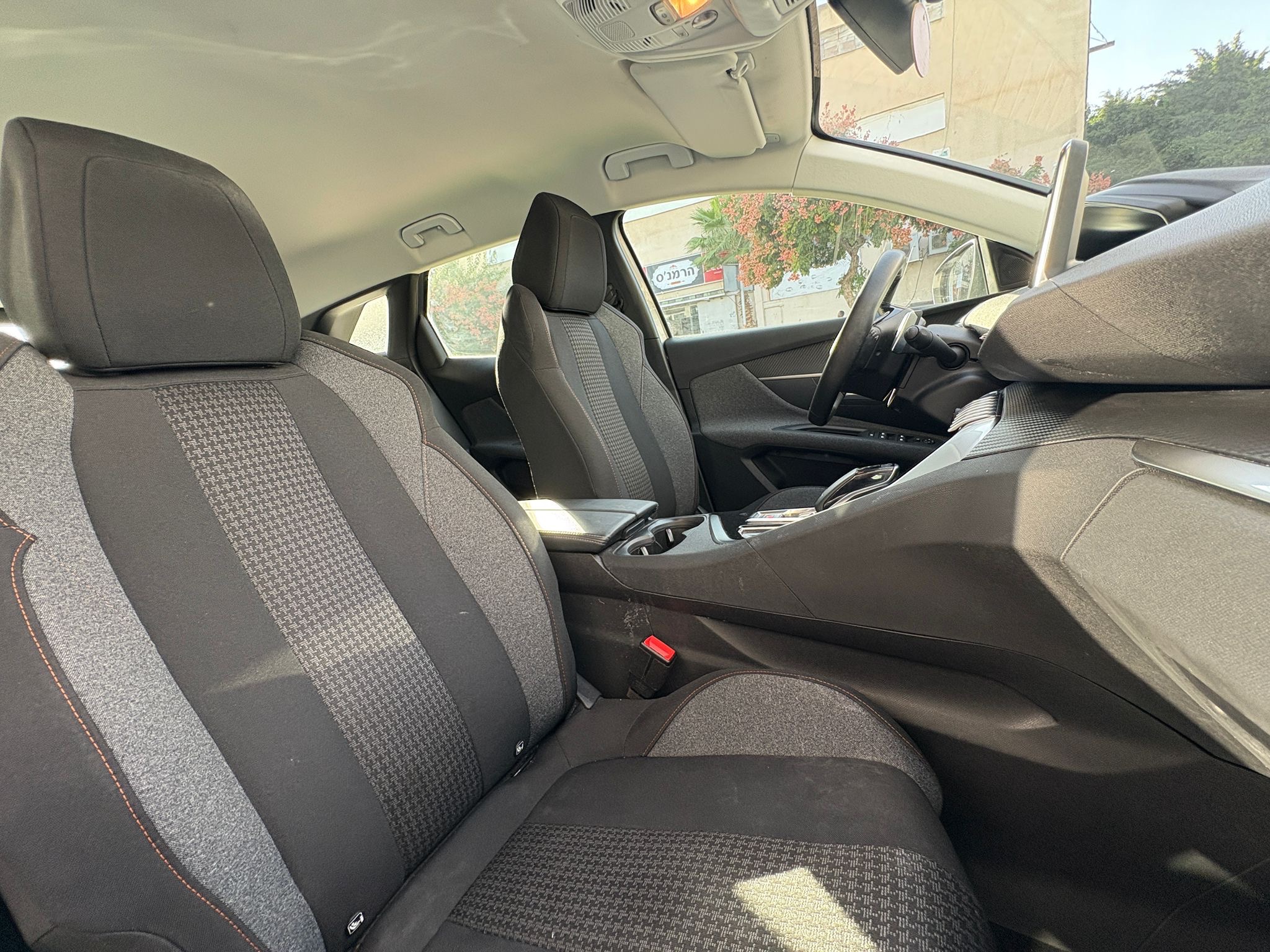 תמונות רכב פיג'ו 3008