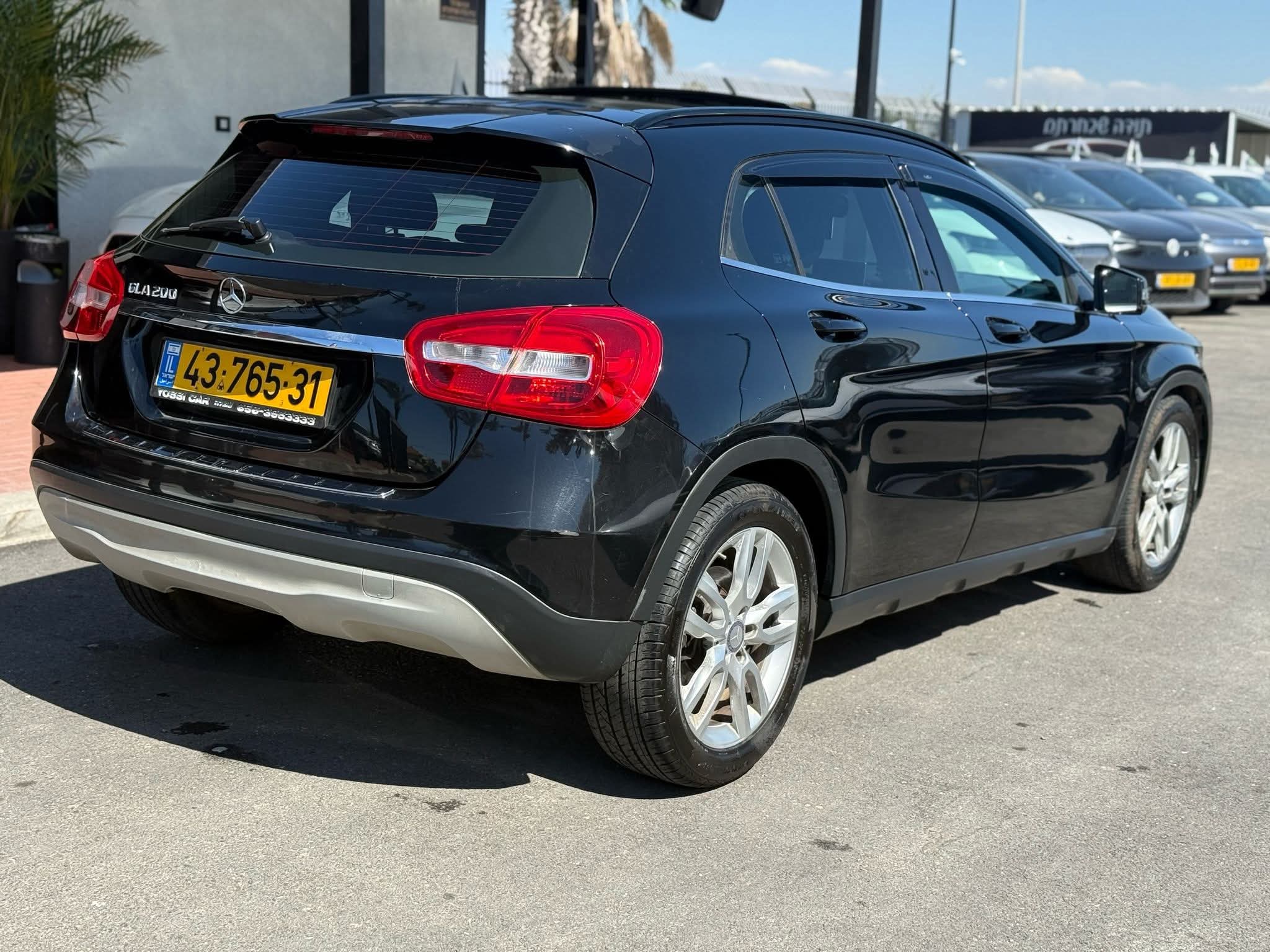 תמונות רכב מרצדס GLA200