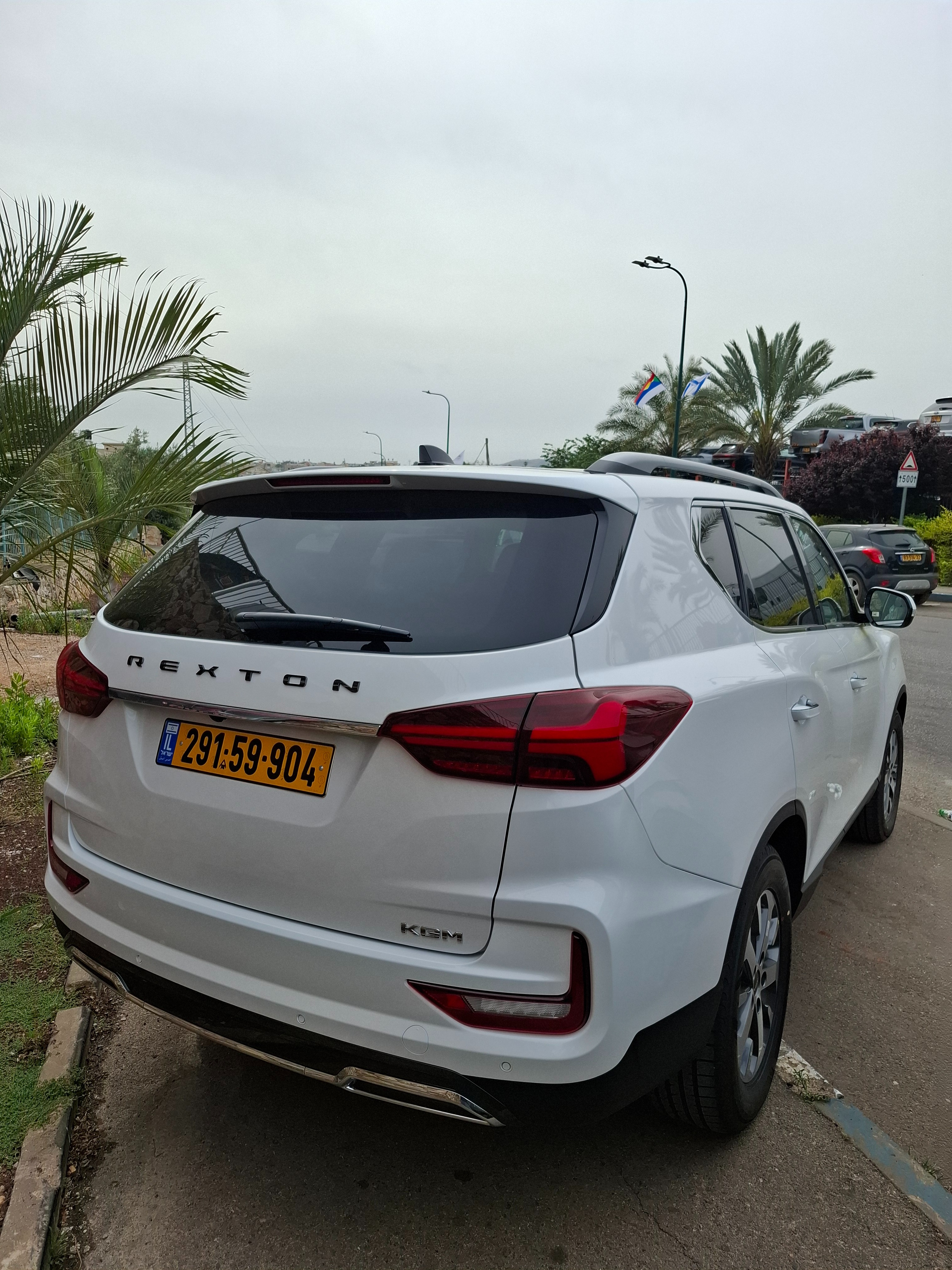 תמונות רכב קיי גי מוביליט רקסטון