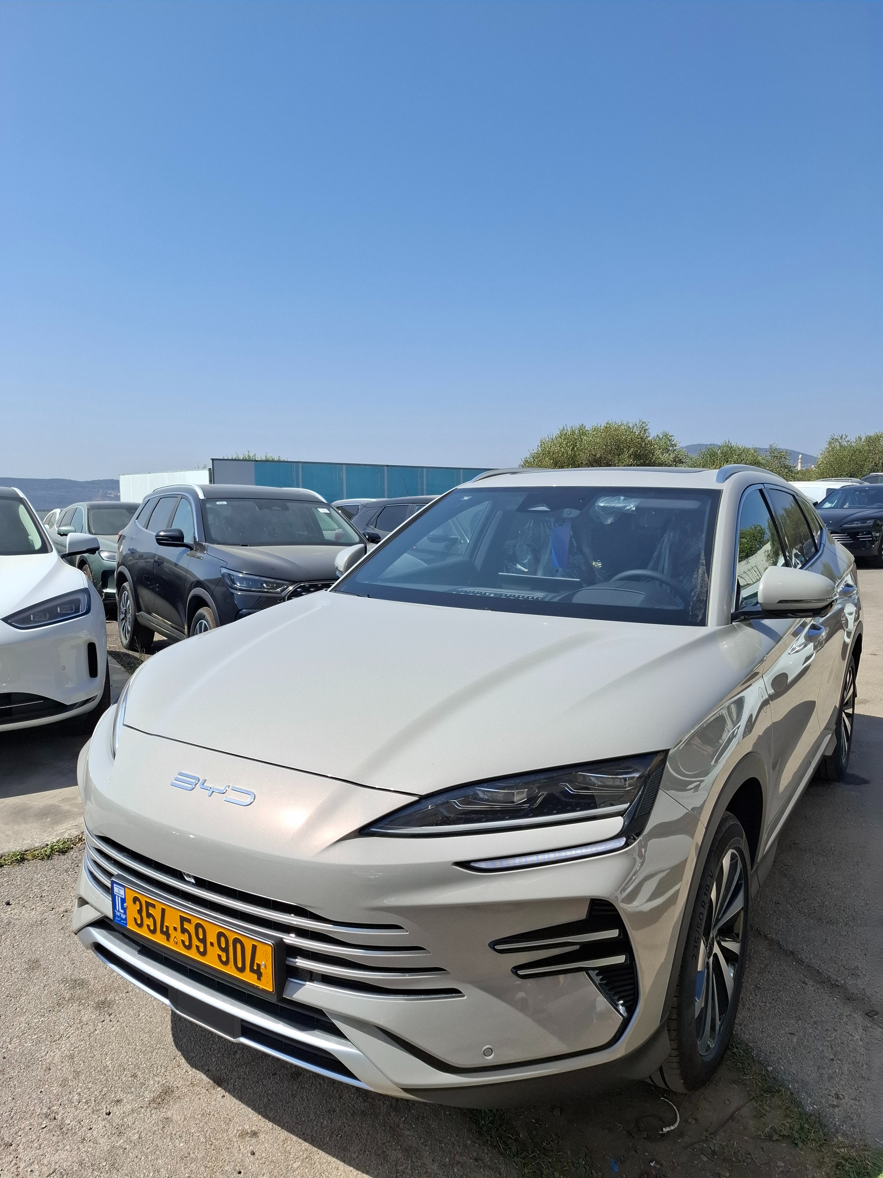 תמונות רכב בי ווי די SEAL U