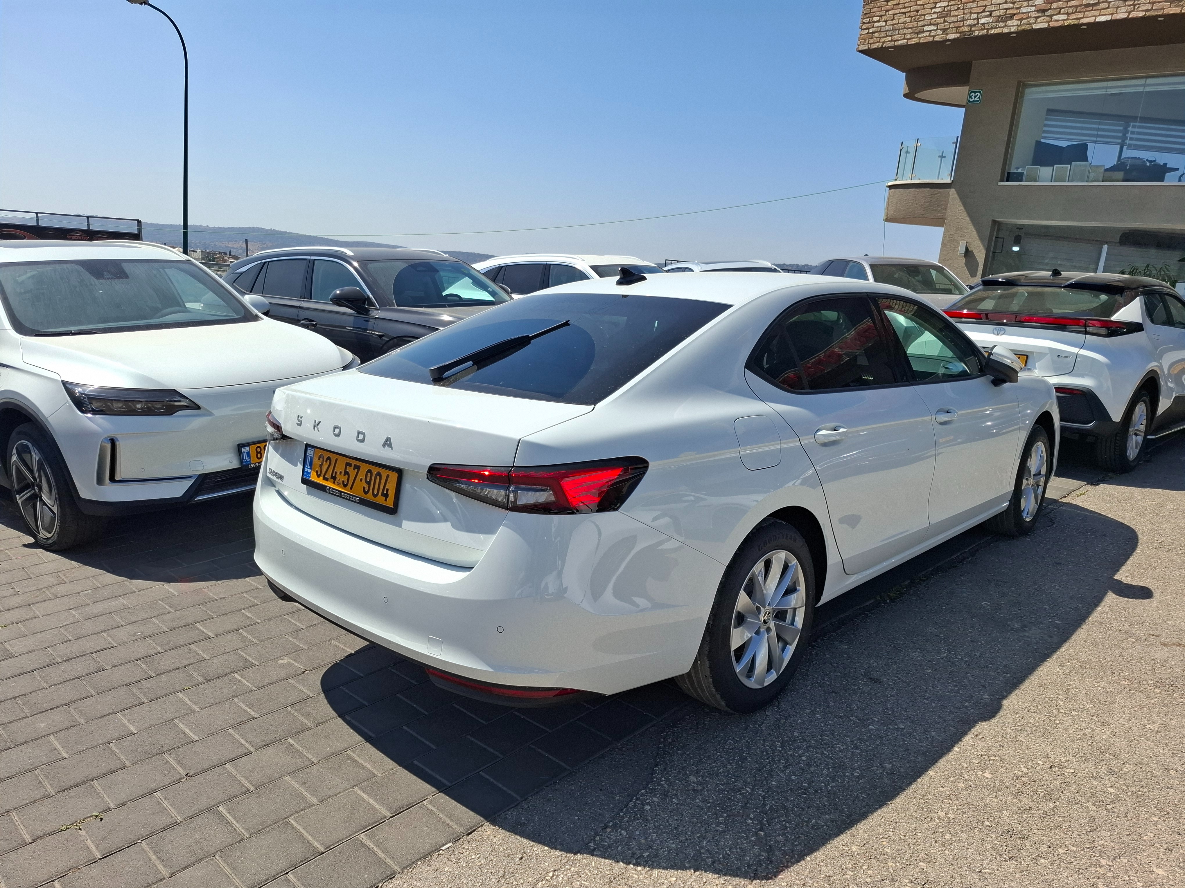 סקודה, סופרב