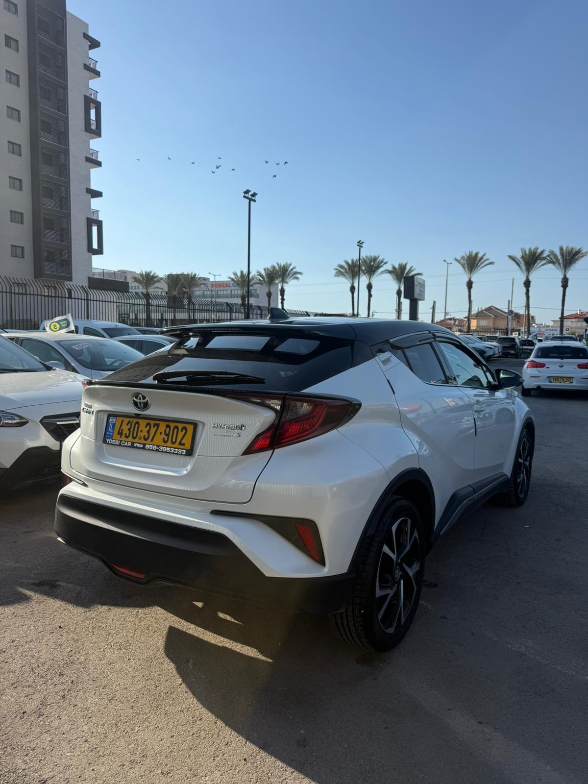 תמונות רכב טויוטה C-HR HYBRID