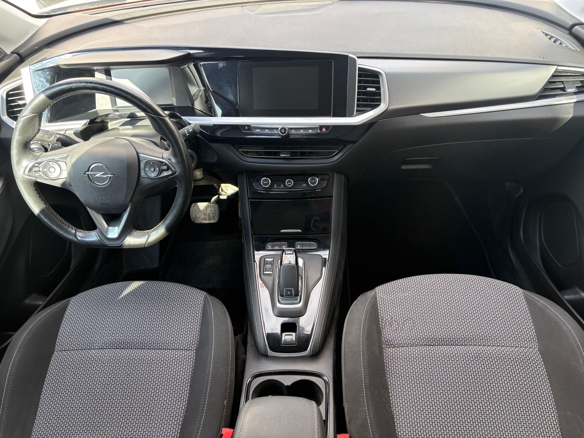 תמונות רכב אופל גרנדלנד-X