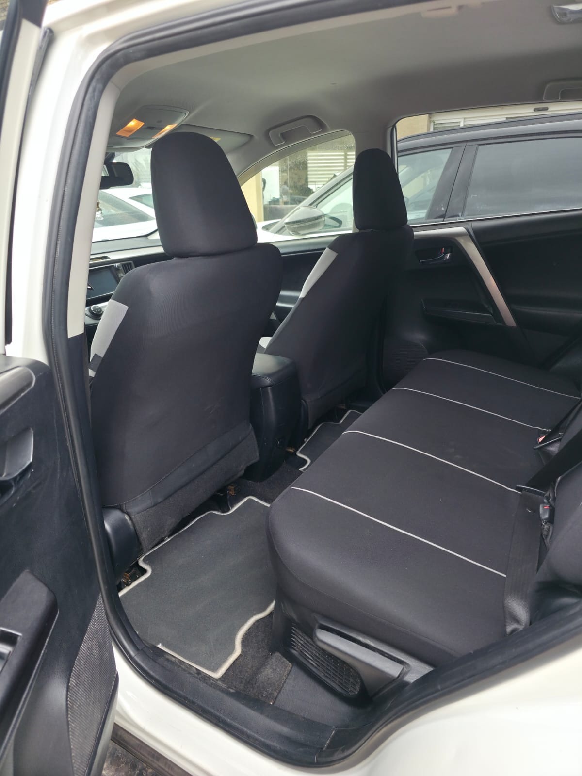 תמונות רכב טויוטה RAV4