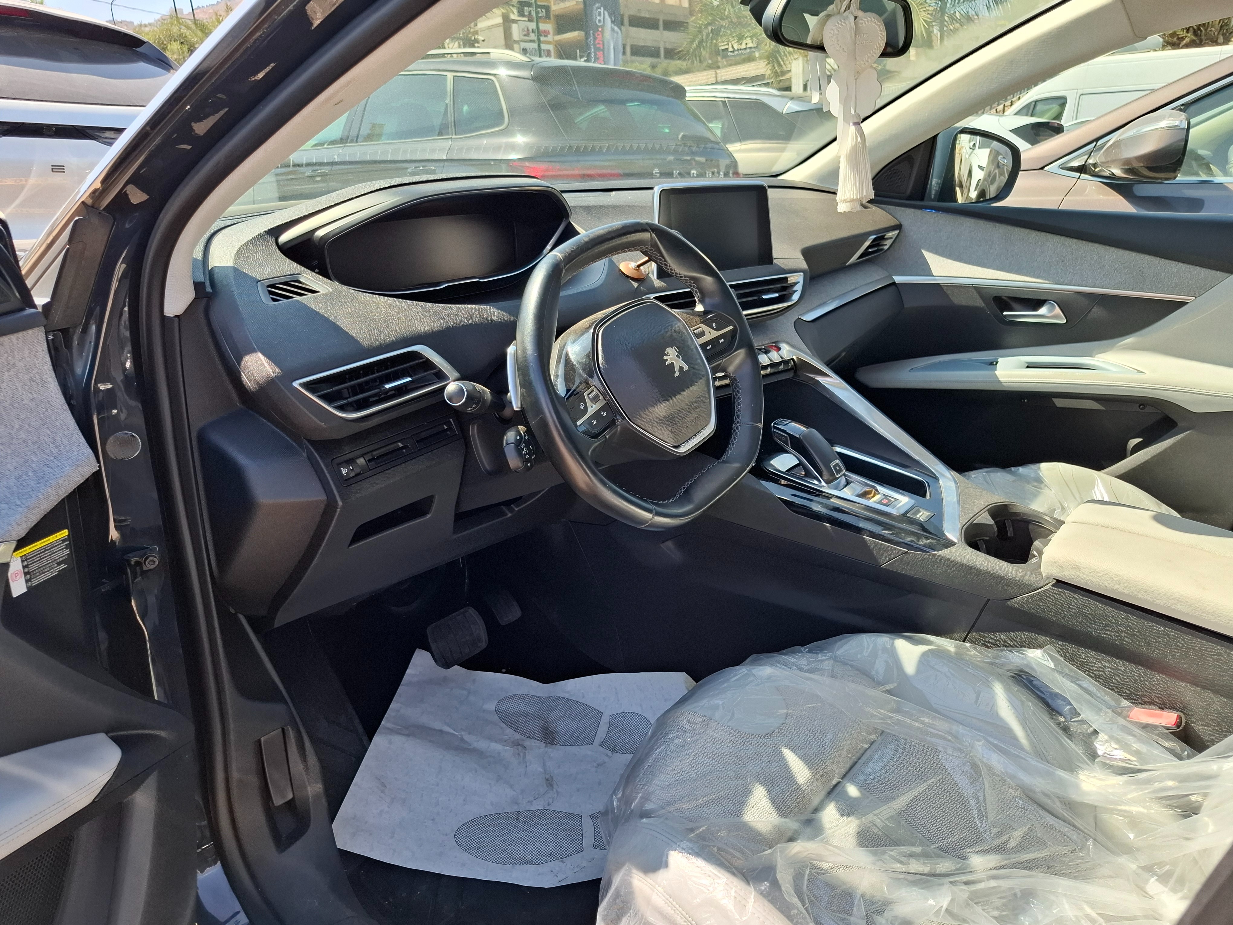 תמונות רכב פיג'ו 3008