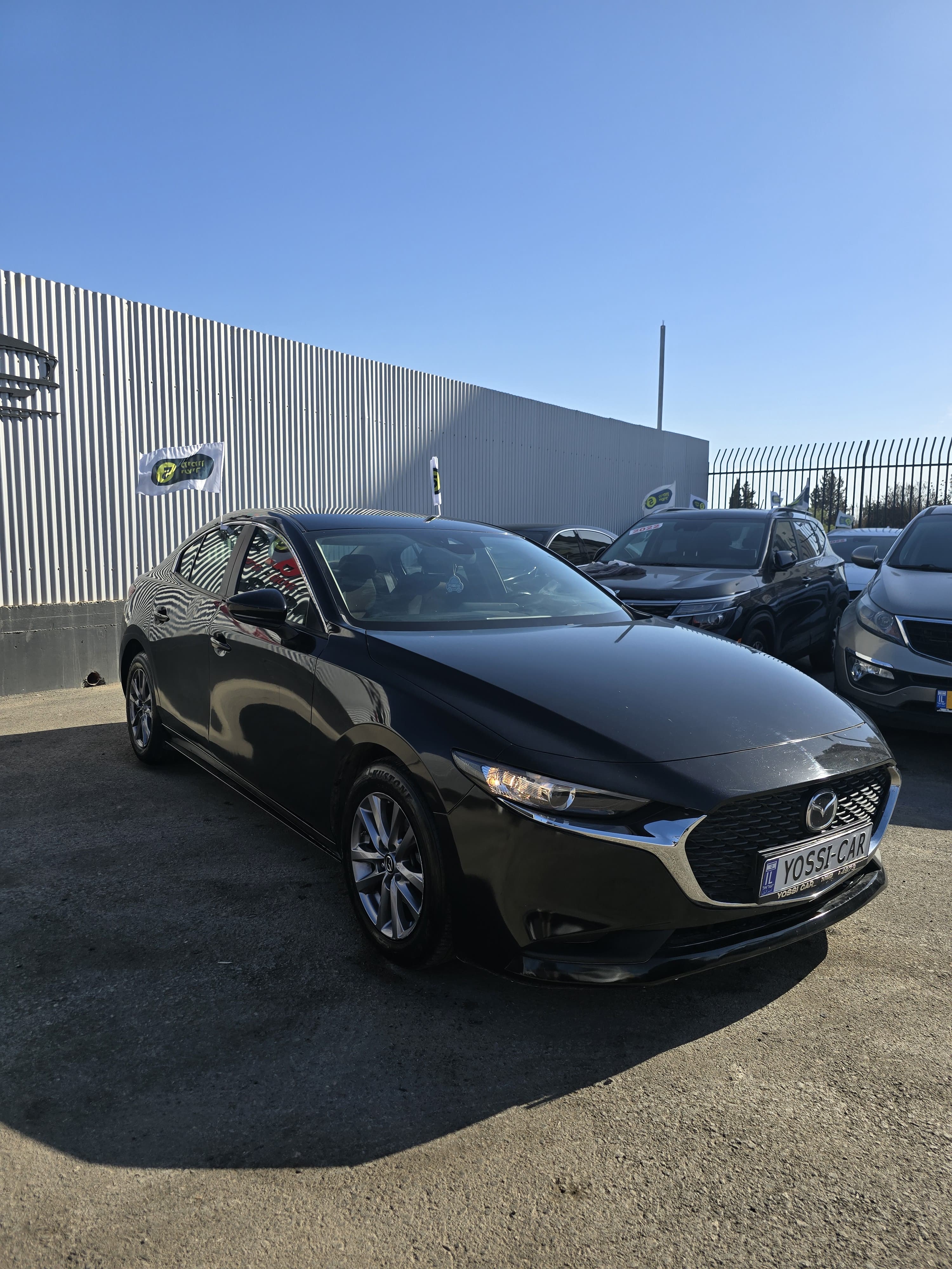 תמונות רכב מזדה MAZDA3