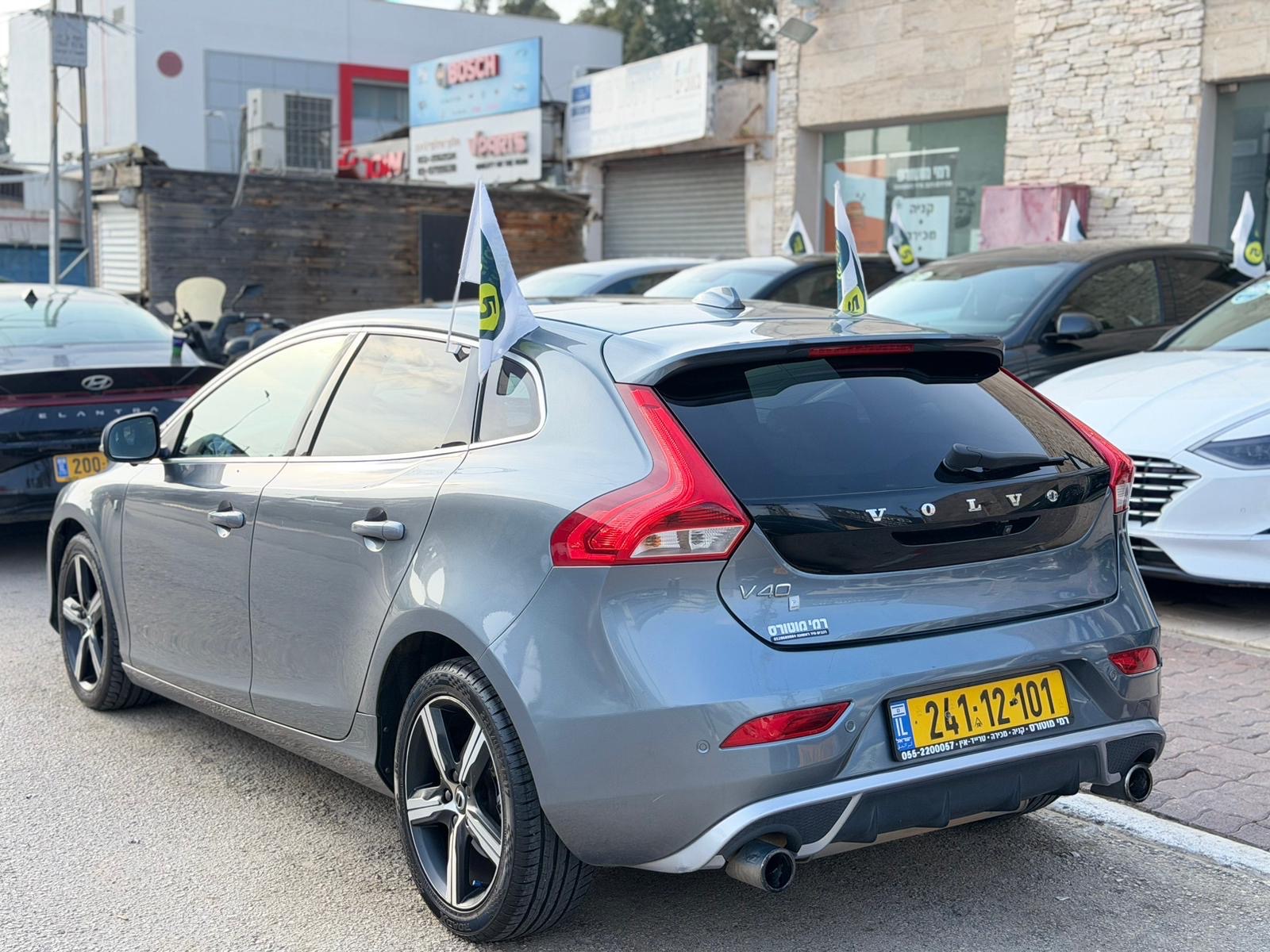 וולבו, V40