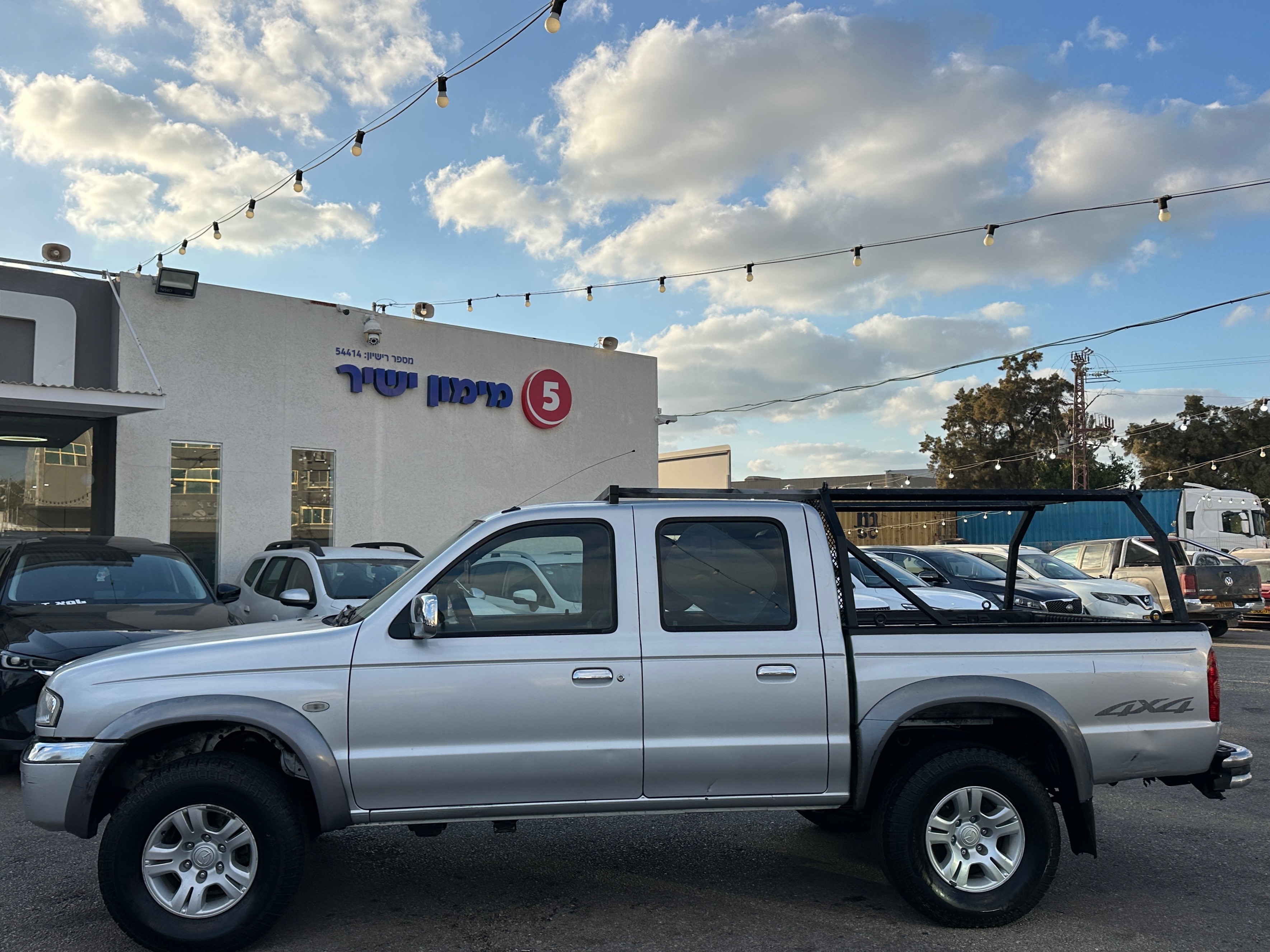 תמונות רכב מזדה B-2500