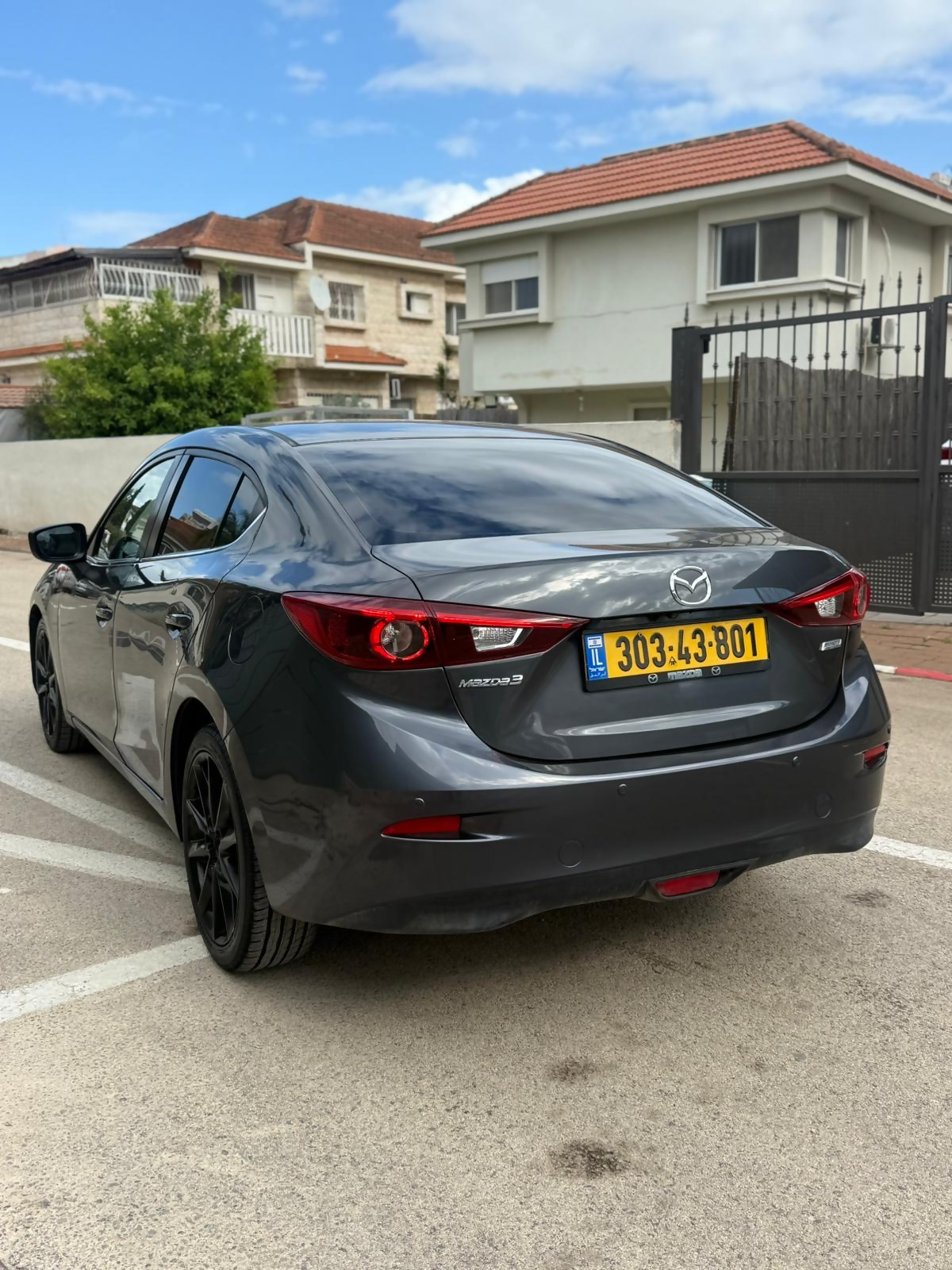 תמונות רכב מזדה MAZDA 3