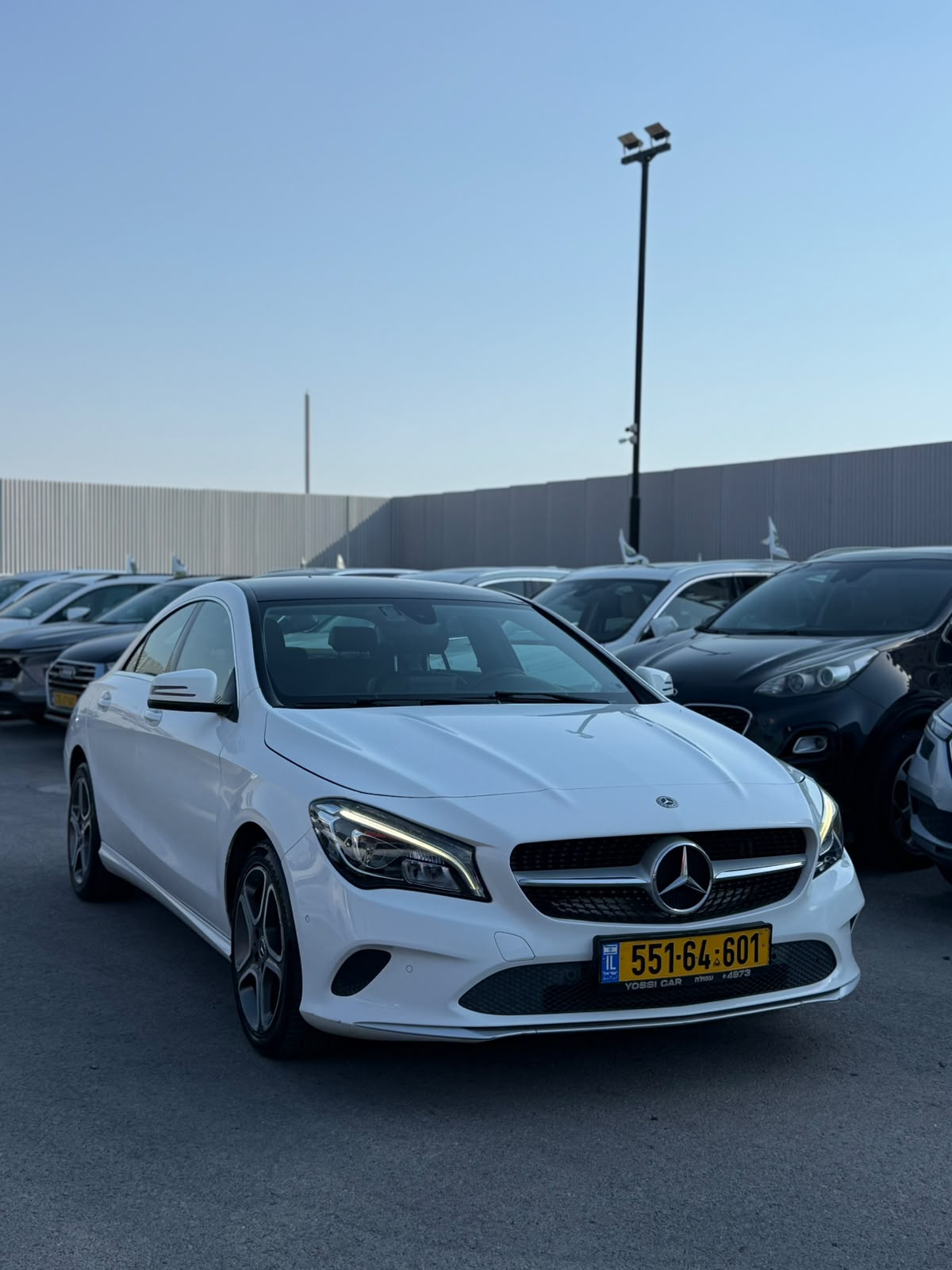 תמונות רכב מרצדס CLA200