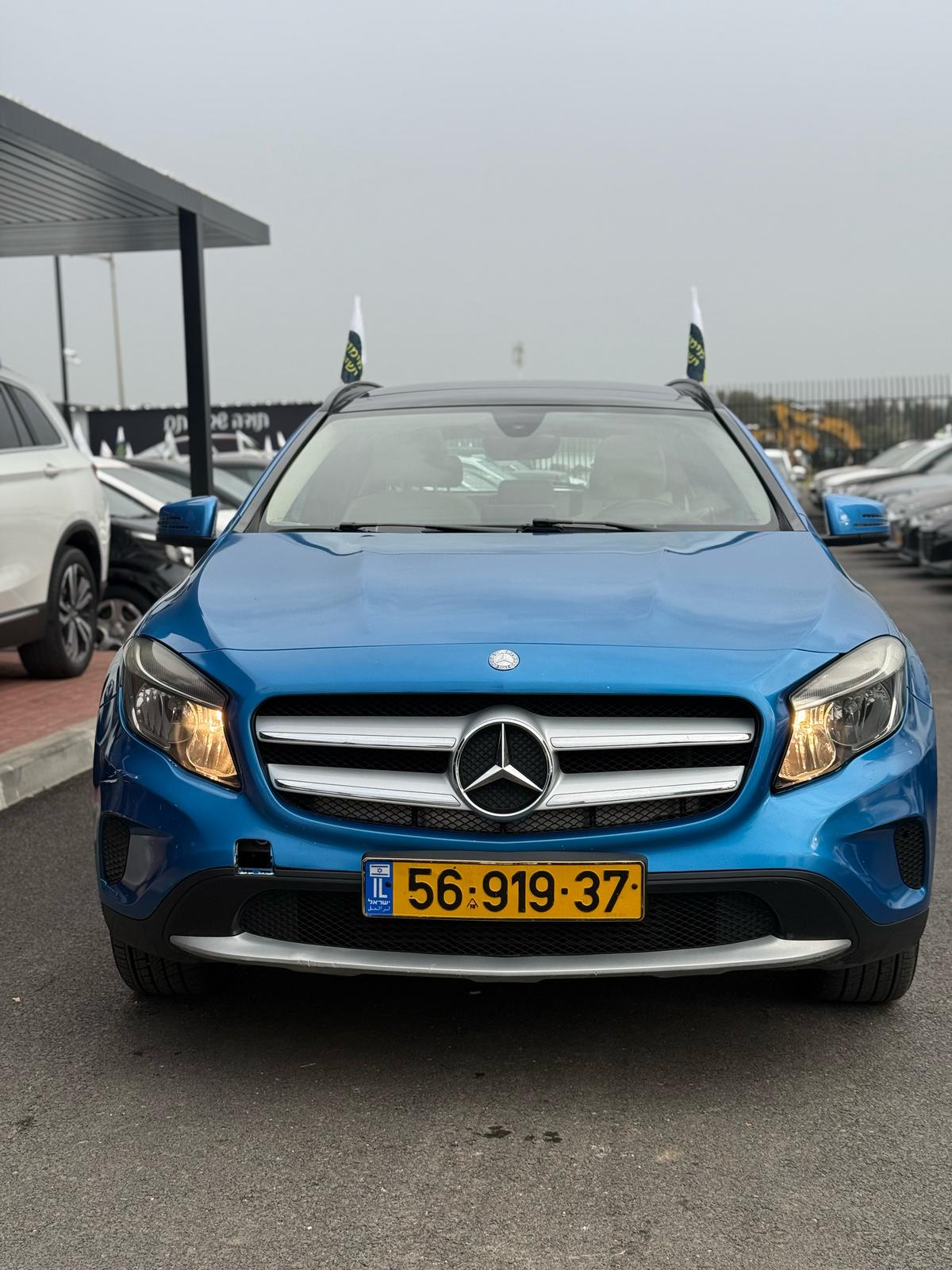 תמונות רכב מרצדס GLA200