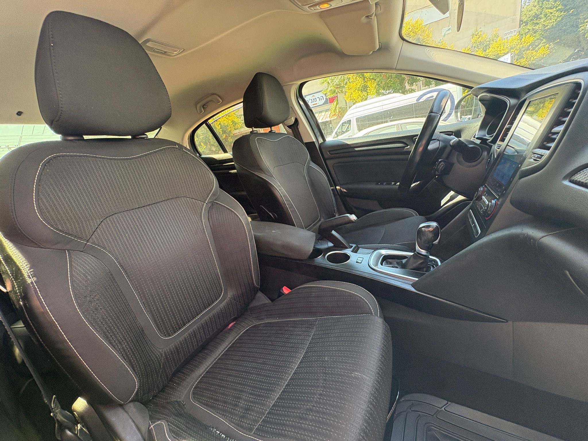 תמונות רכב רנו גראנד קופה