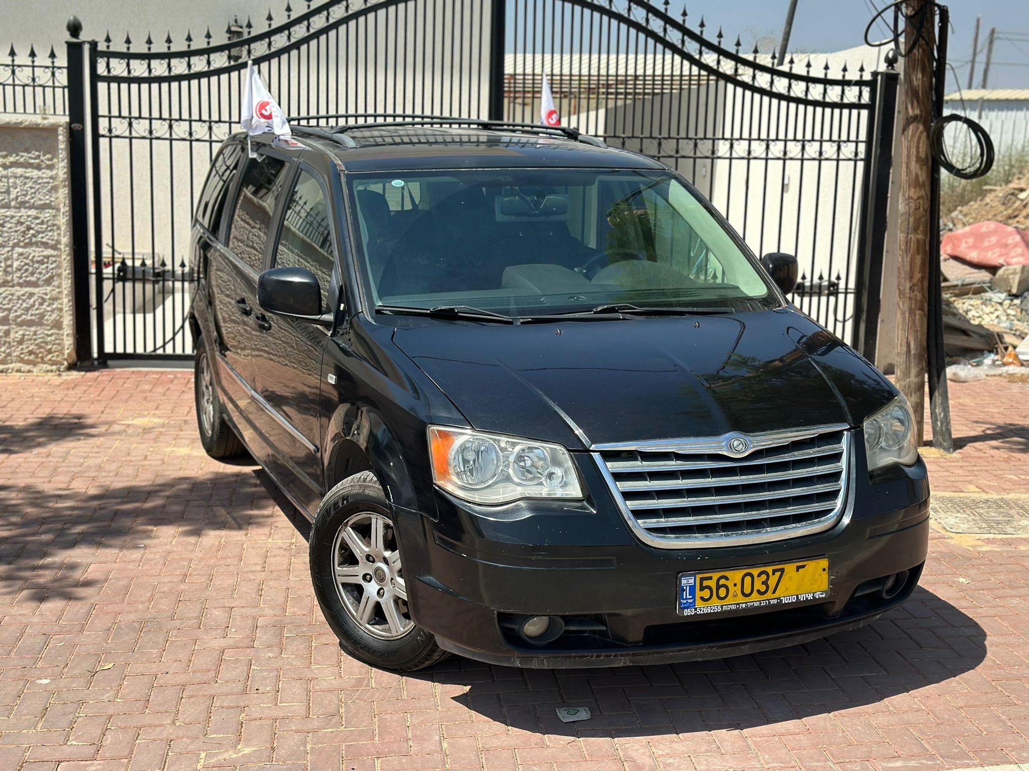 תמונות רכב קרייזלר גראנד וויאג'ר