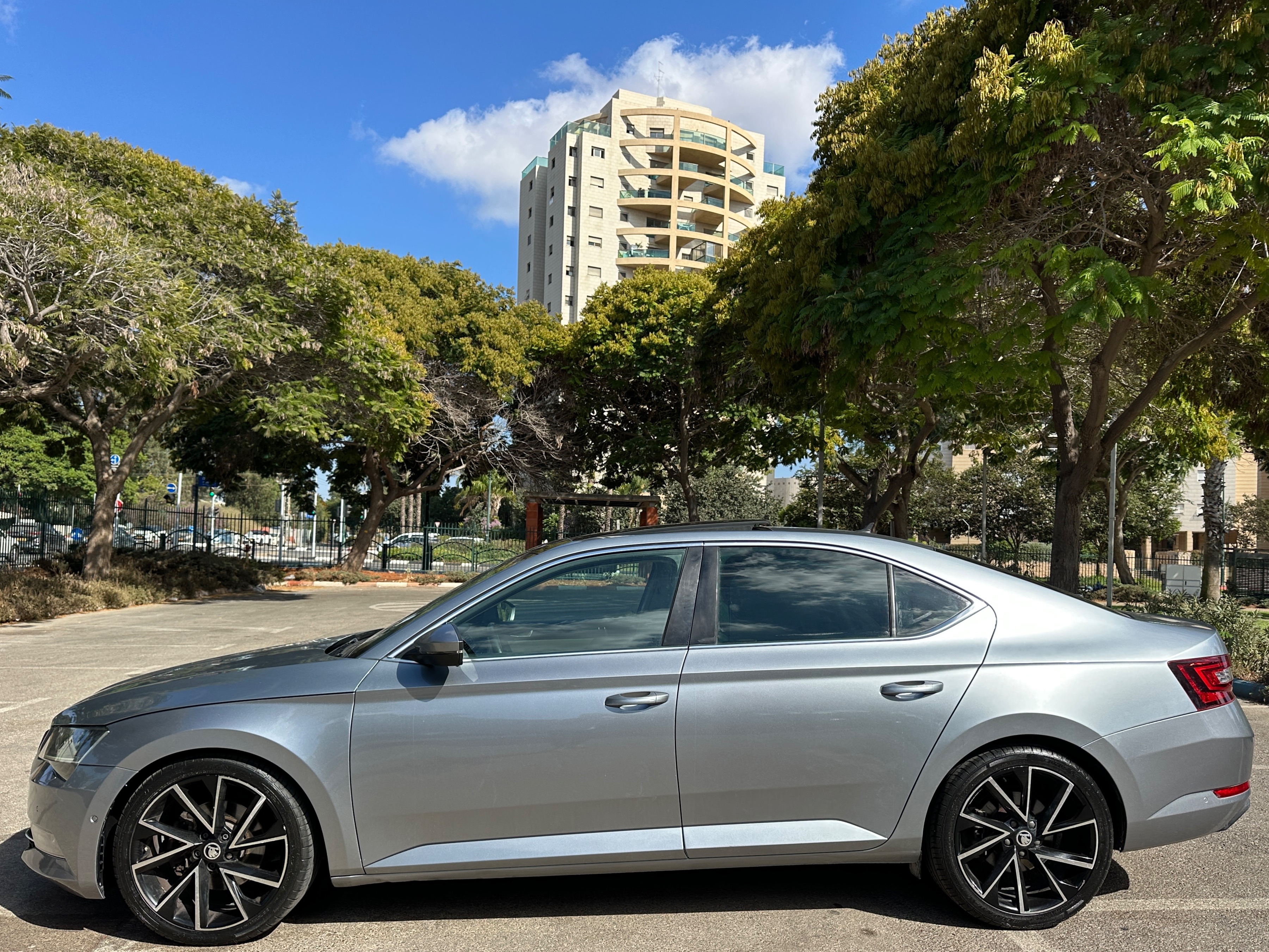 תמונות רכב סקודה סופרב