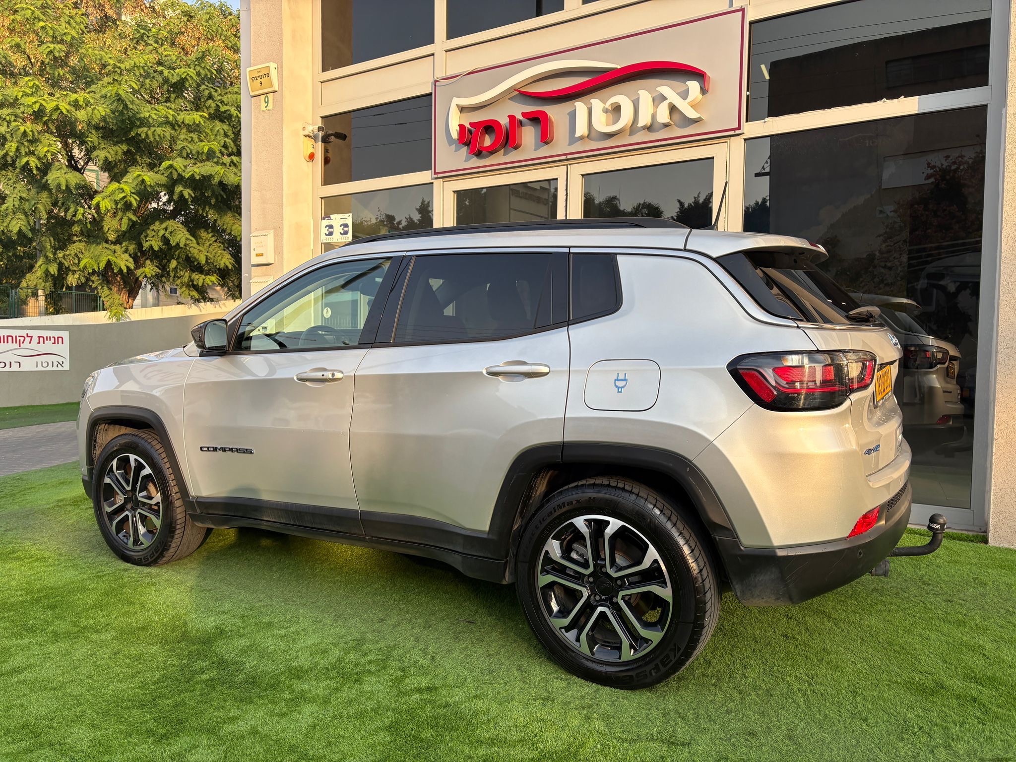 תמונות רכב ג'יפ קומפאס