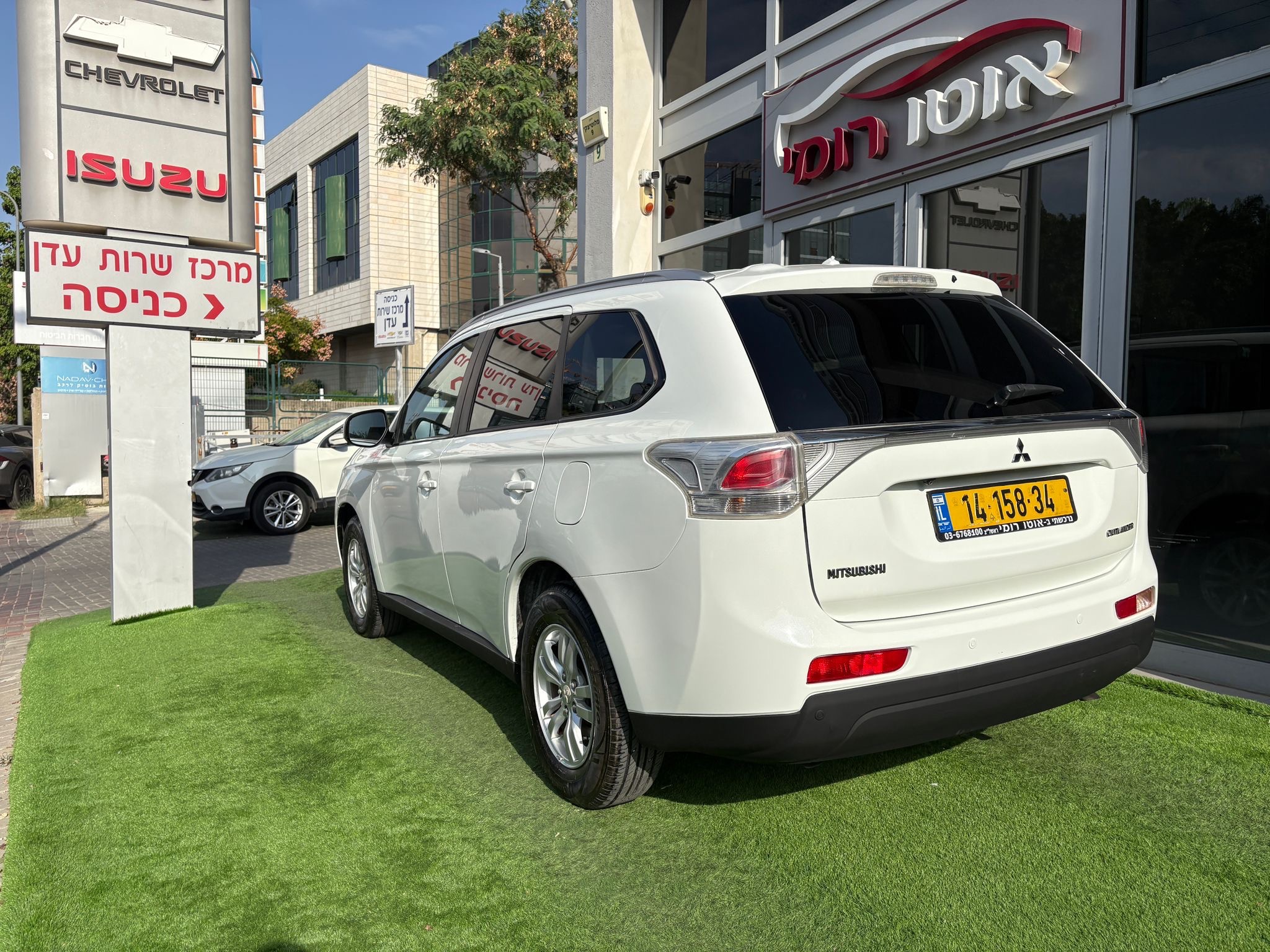 תמונות רכב מיצובישי אאוטלנדר