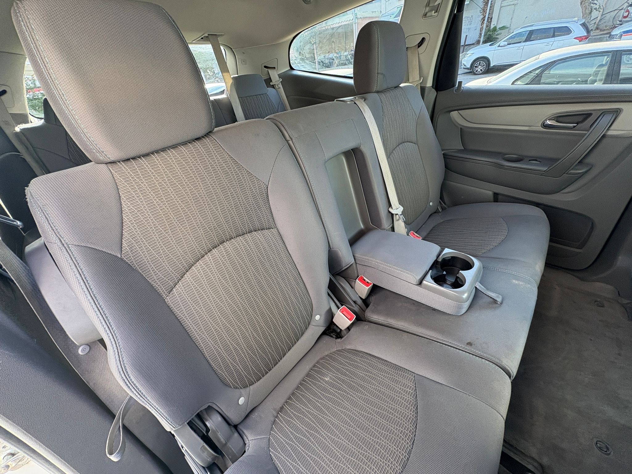 תמונות רכב שברולט טרוורס