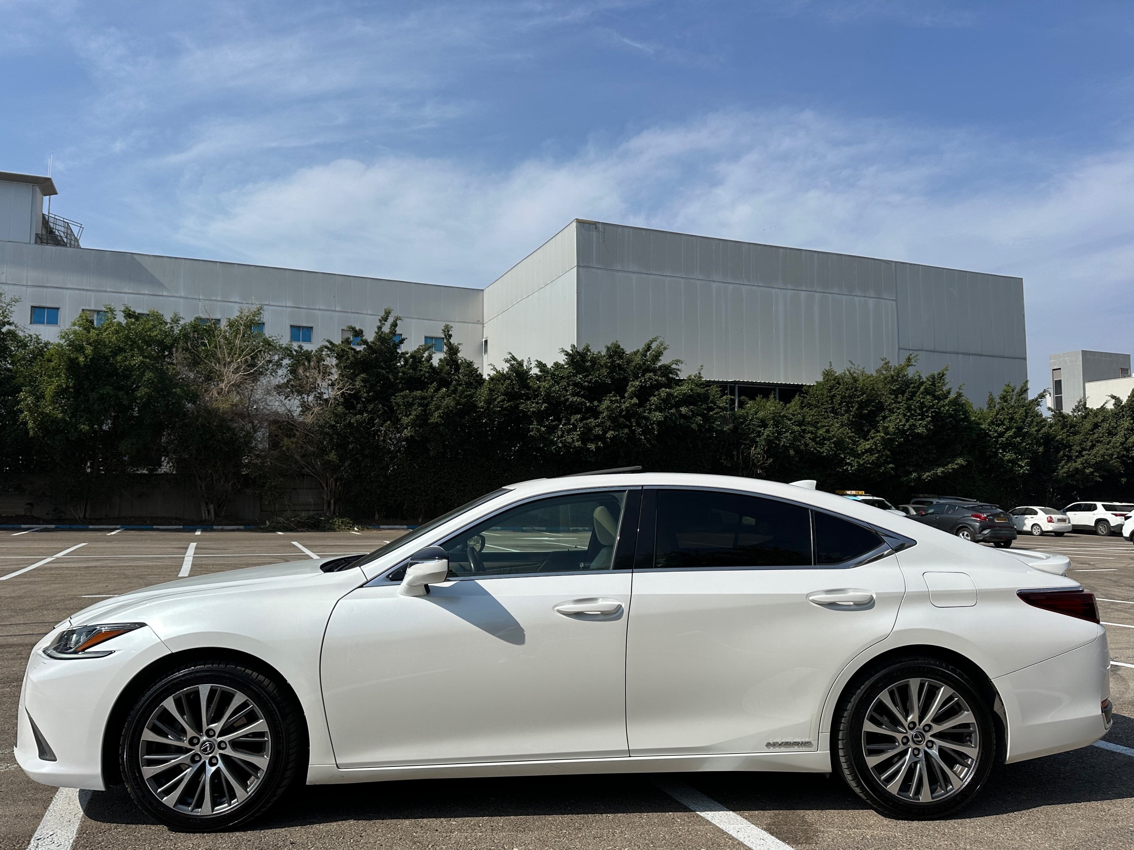 תמונות רכב לקסוס ES