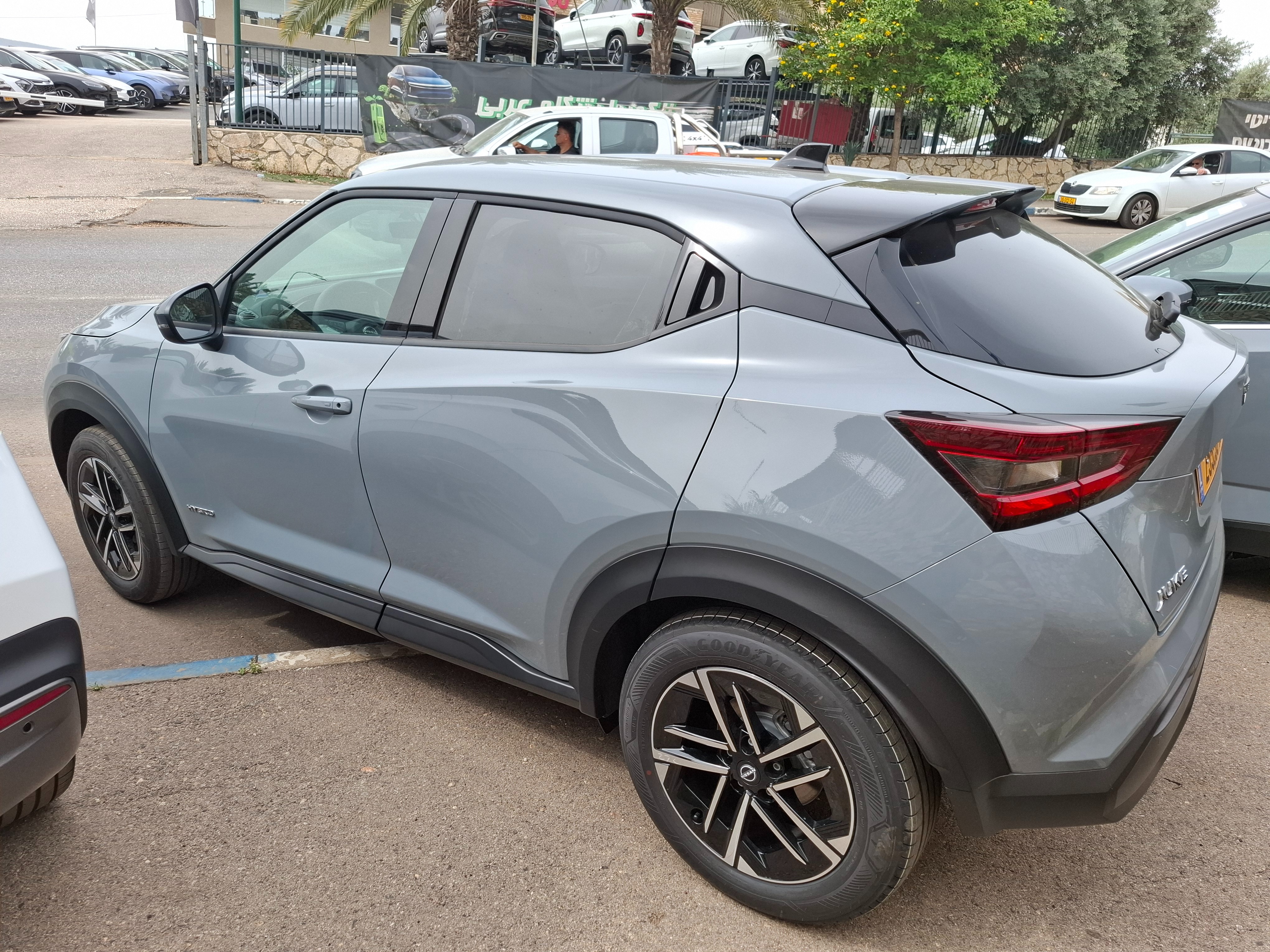 תמונות רכב ניסאן ג'וק