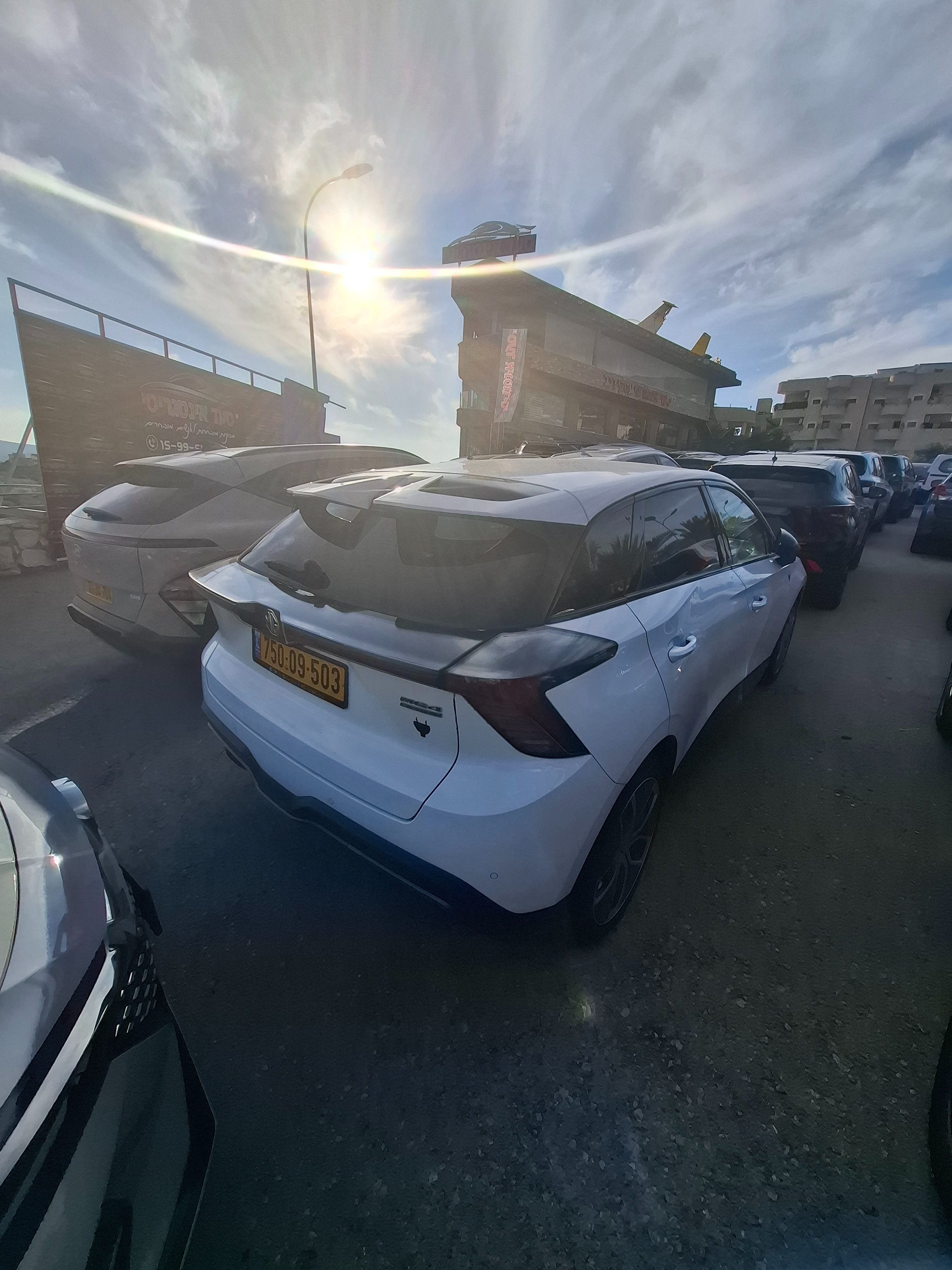 תמונות רכב MG MG4