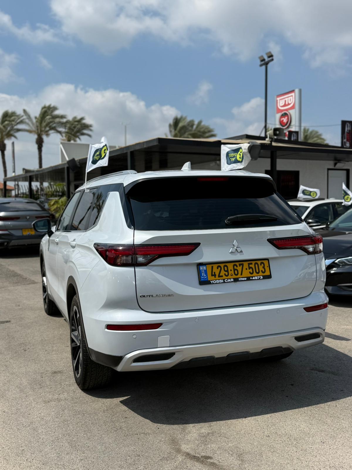 תמונות רכב מיצובישי OUTLANDER