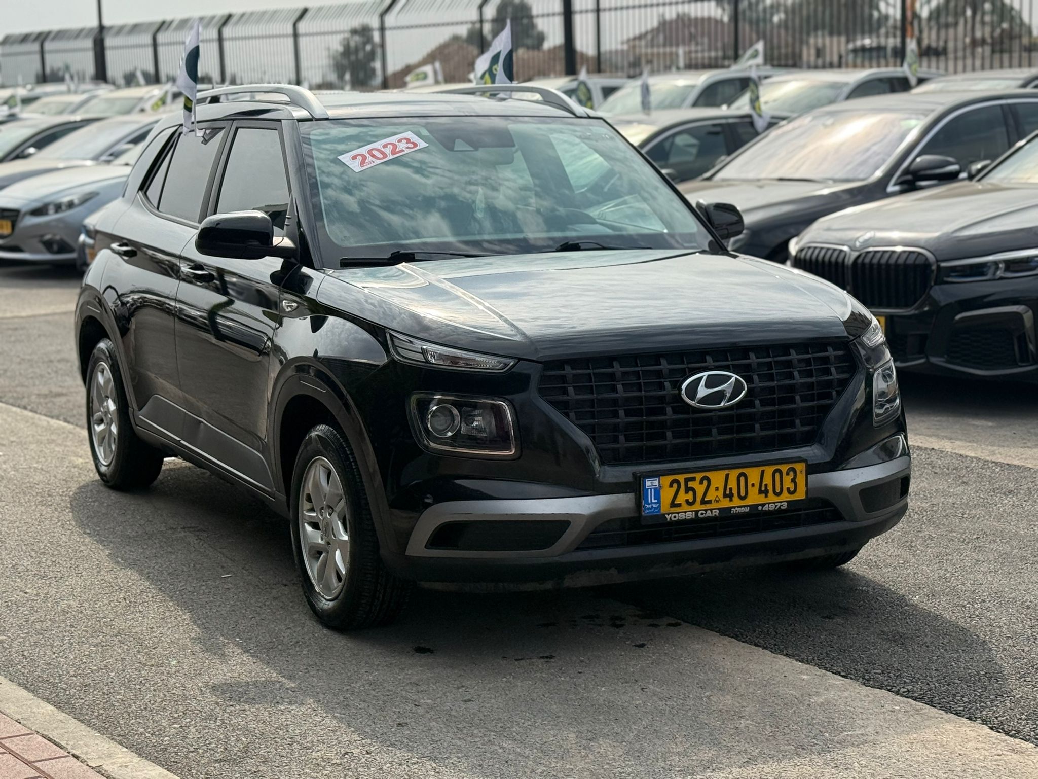 תמונות רכב יונדאי VENUE