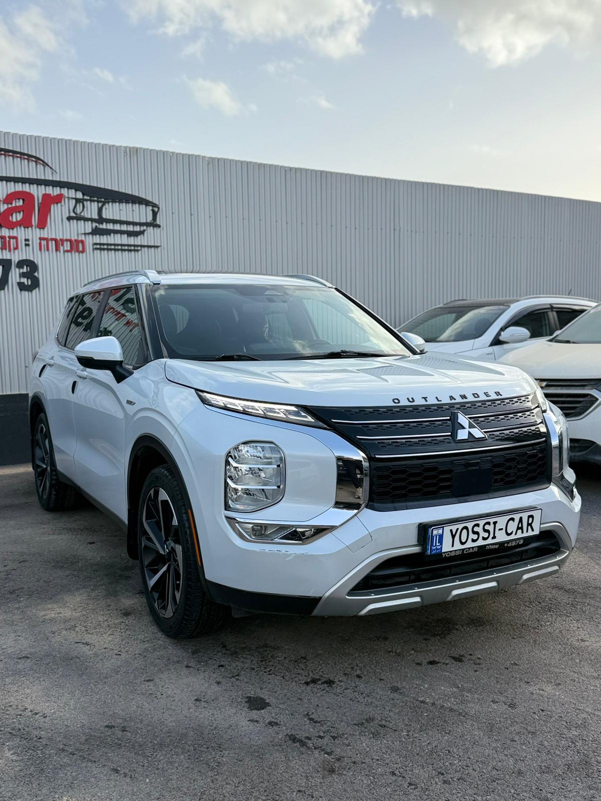 תמונות רכב מיצובישי OUTLANDER