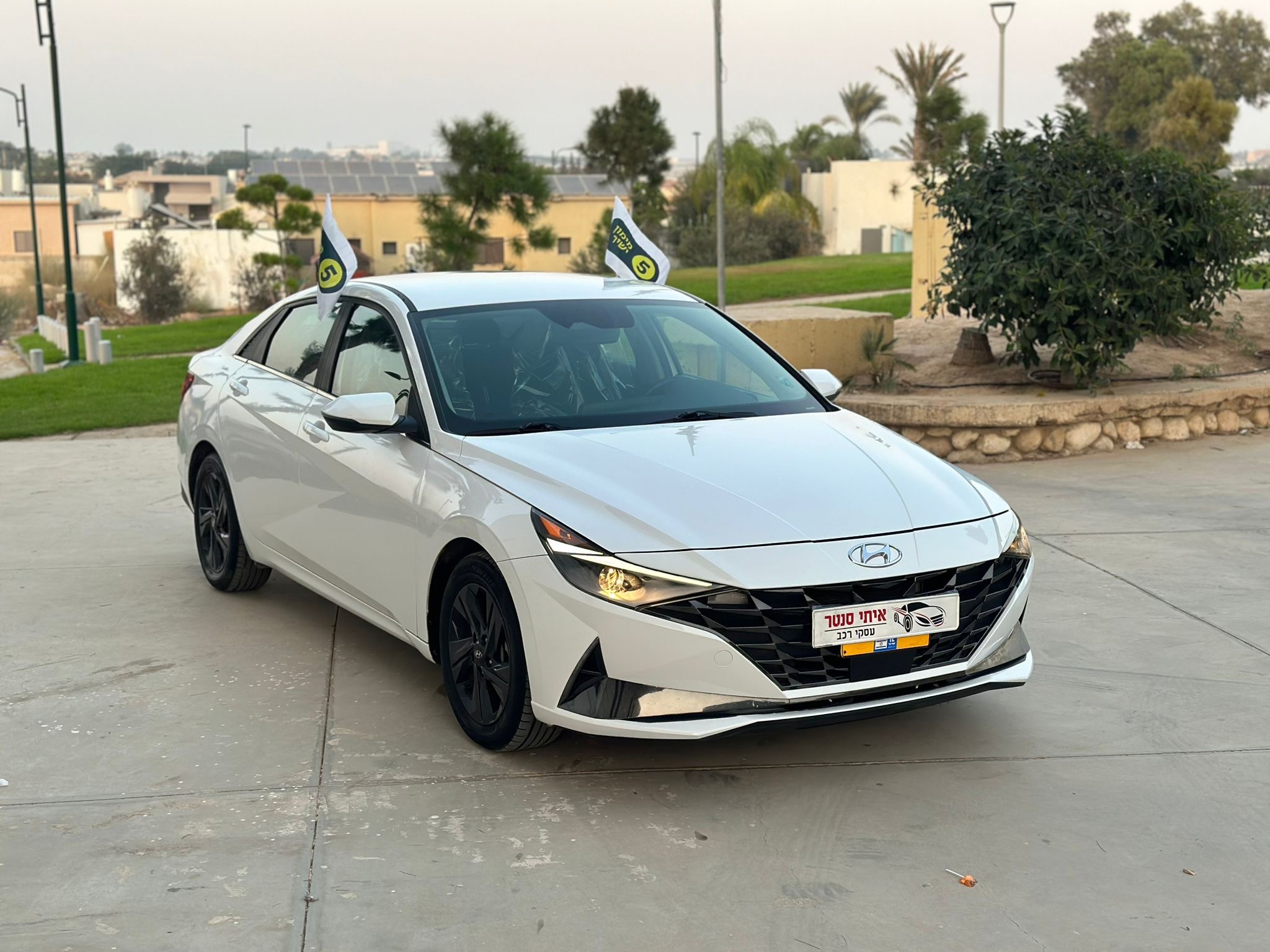 תמונות רכב יונדאי אלנטרה